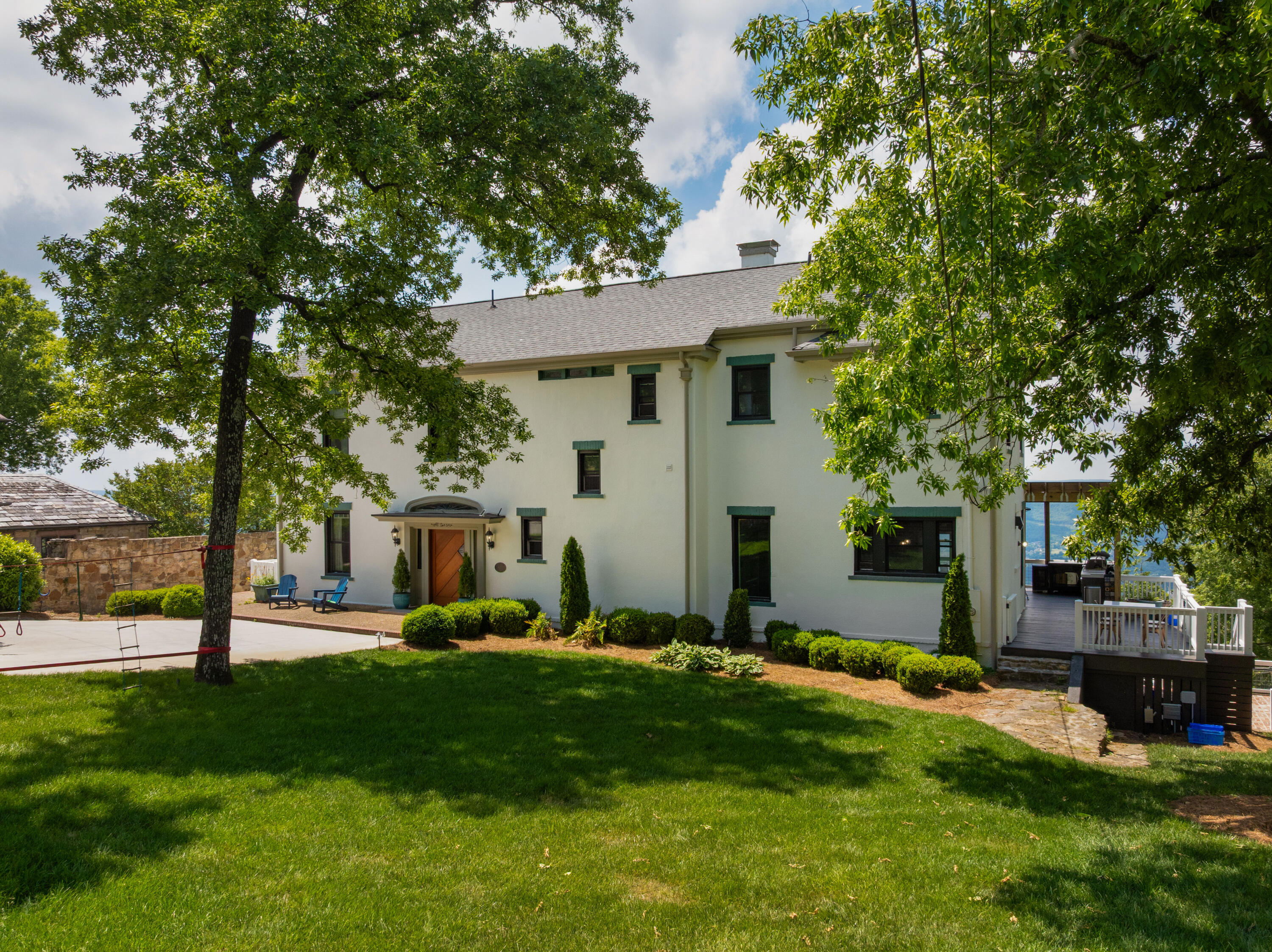820 W Brow Road