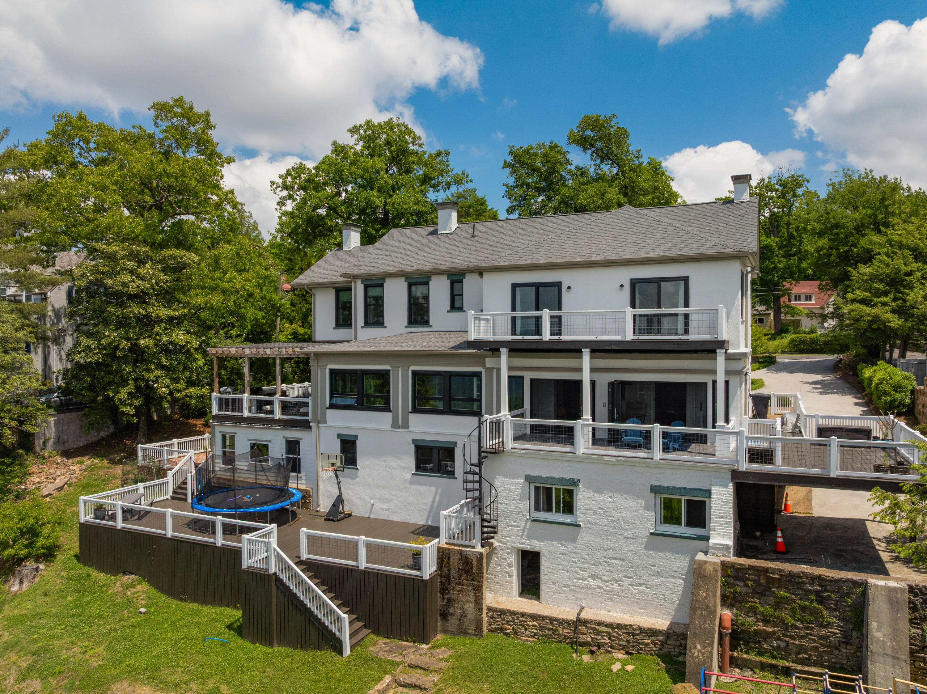 820 W Brow Road