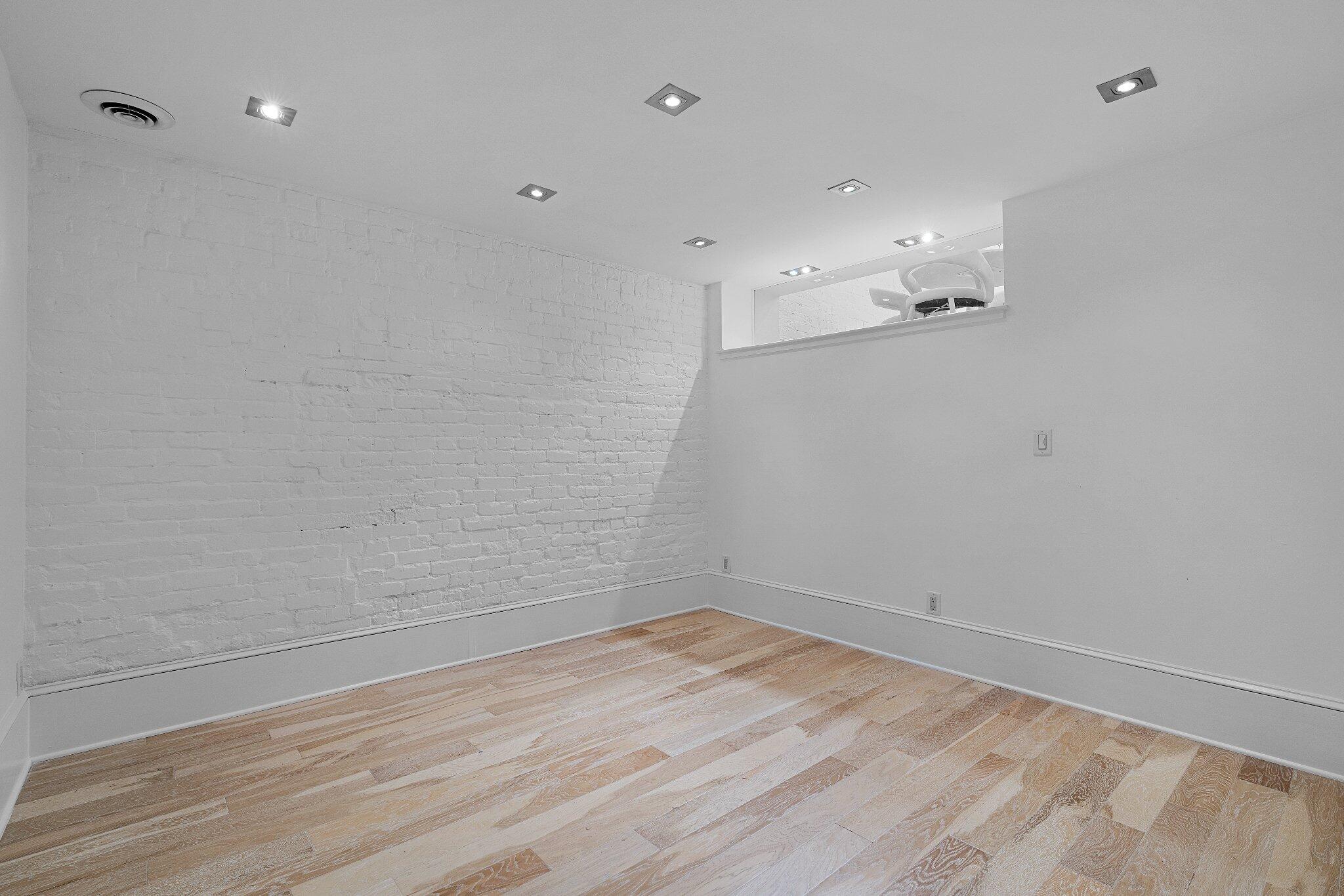 55 E Main Street, #208