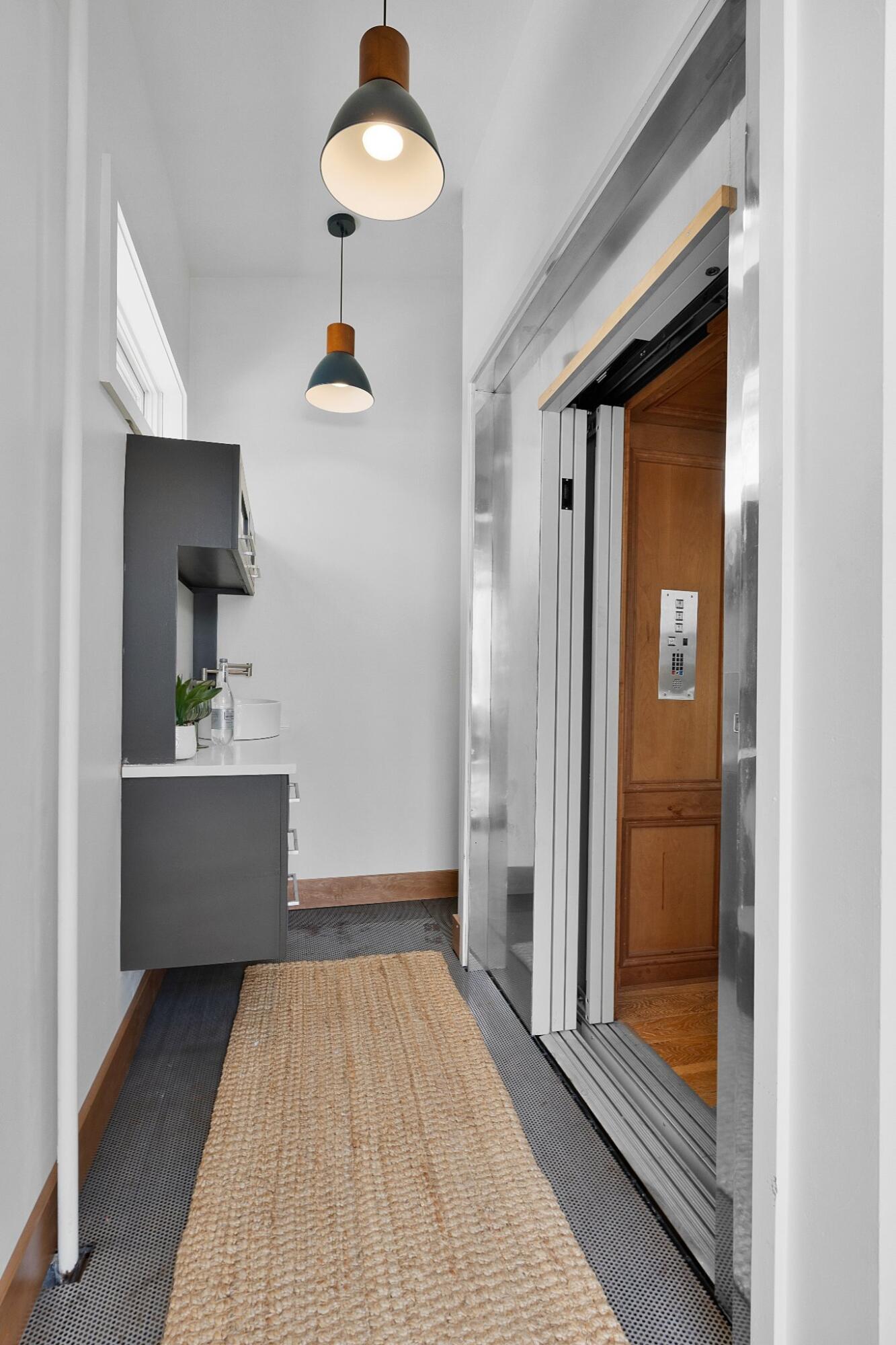 55 E Main Street, #208