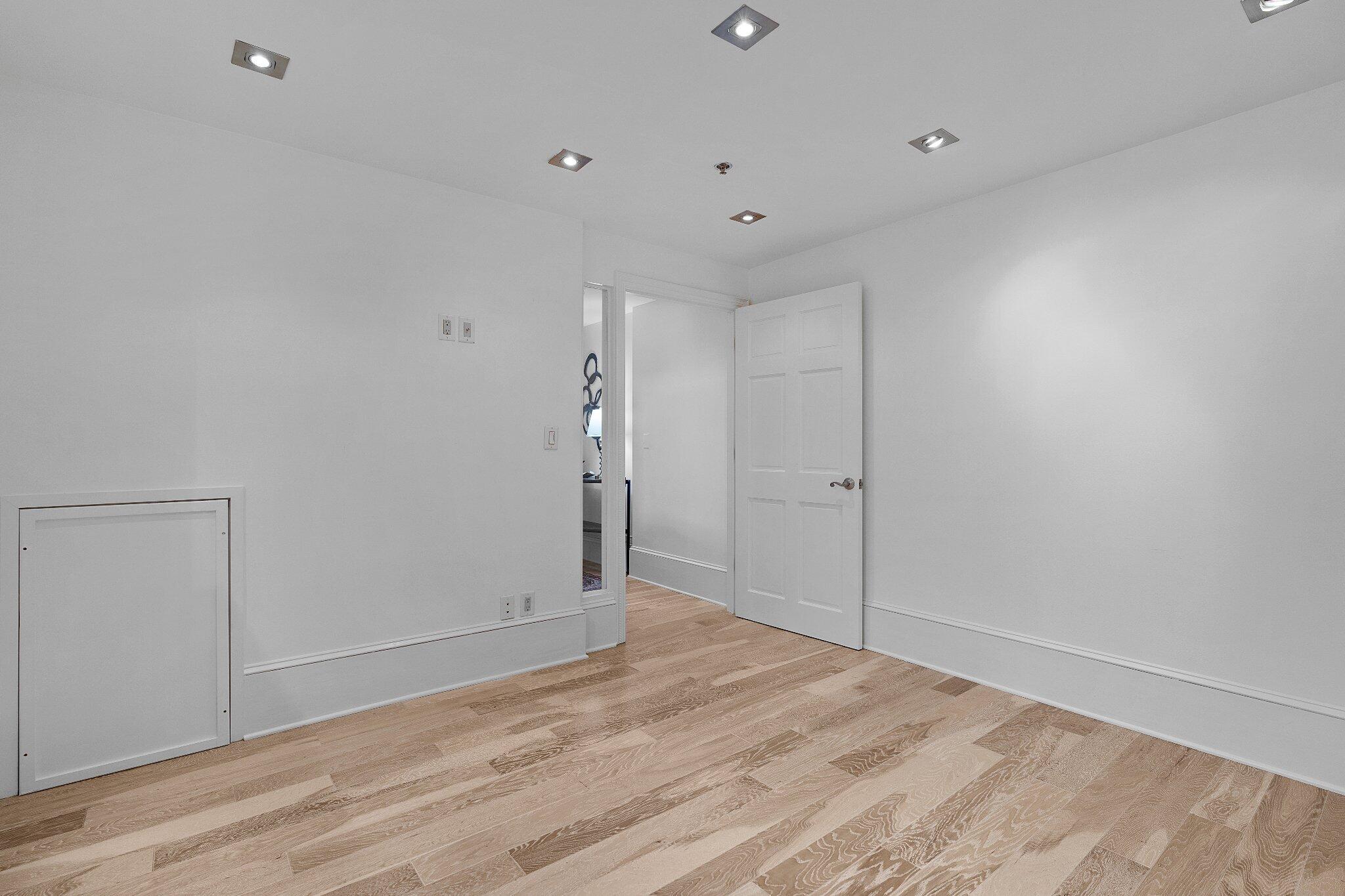 55 E Main Street, #208