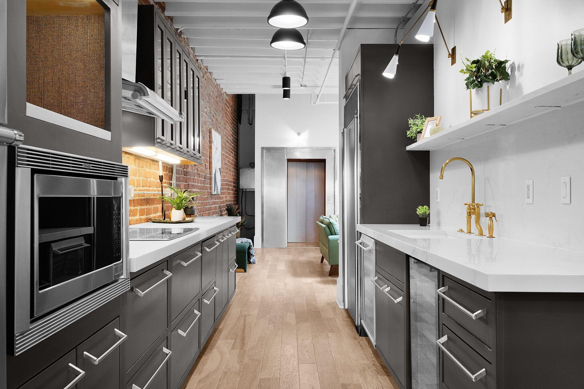55 E Main Street, #208