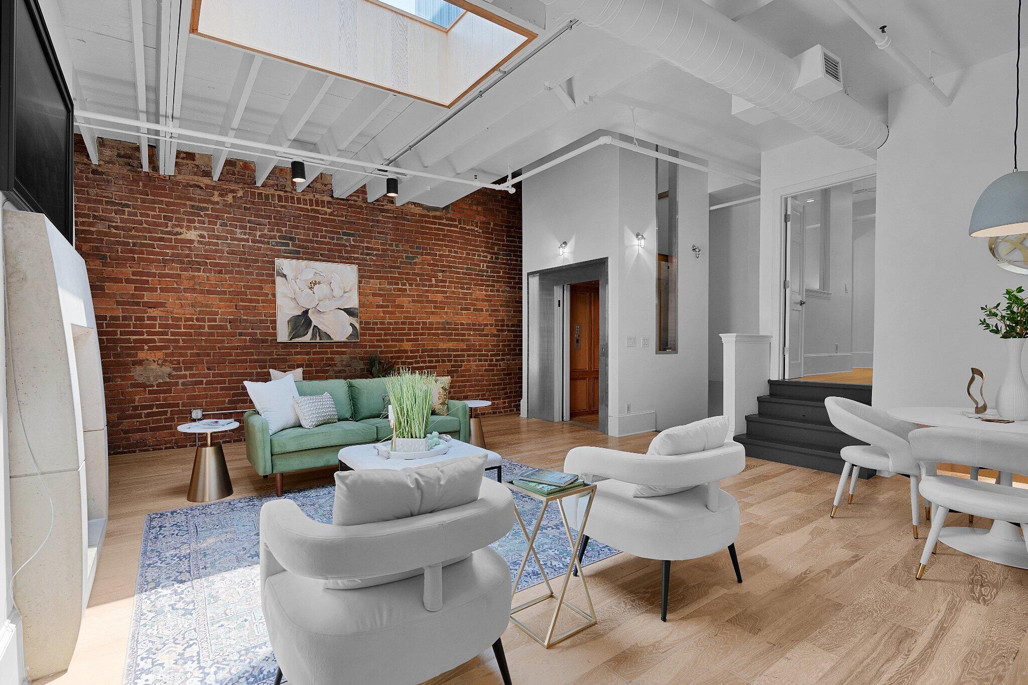 55 E Main Street, #208