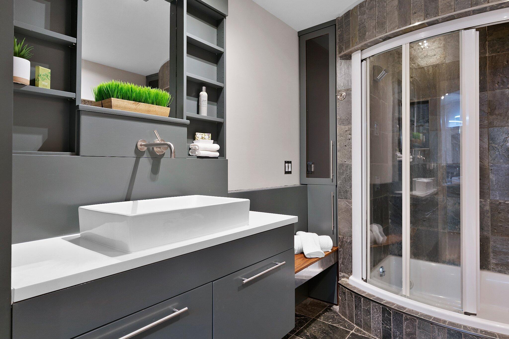 55 E Main Street, #208
