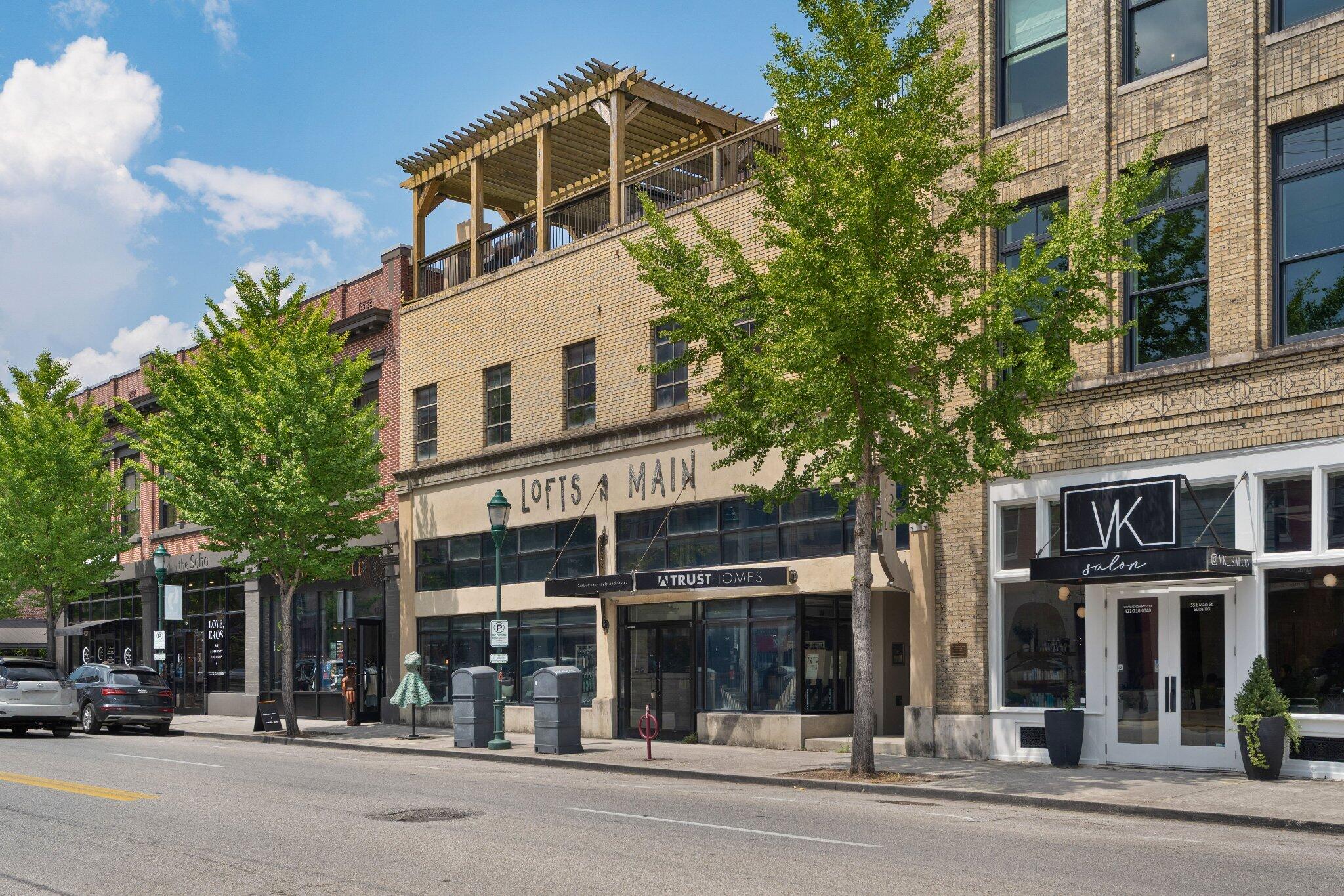 55 E Main Street, #208