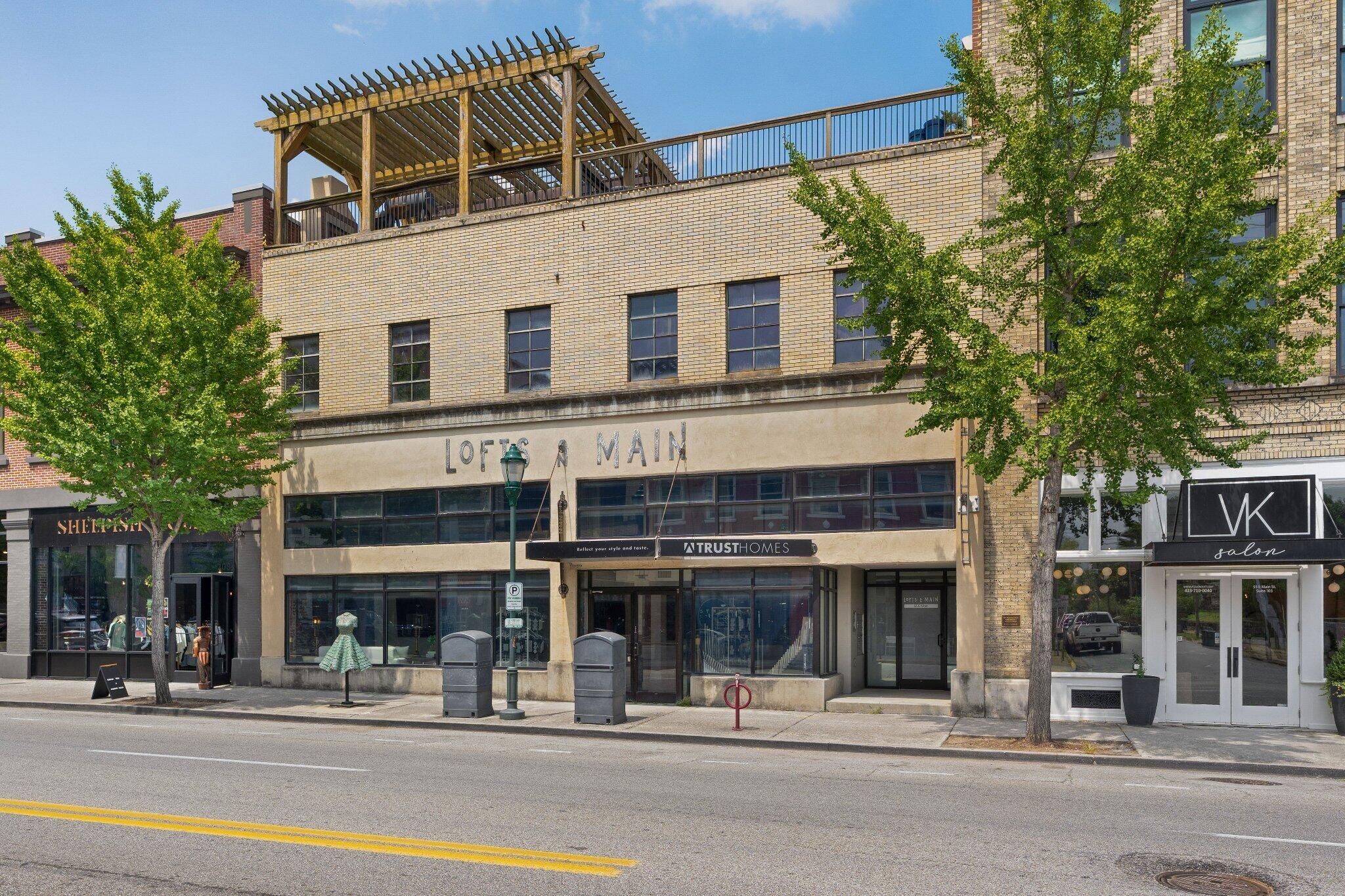 55 E Main Street, #208