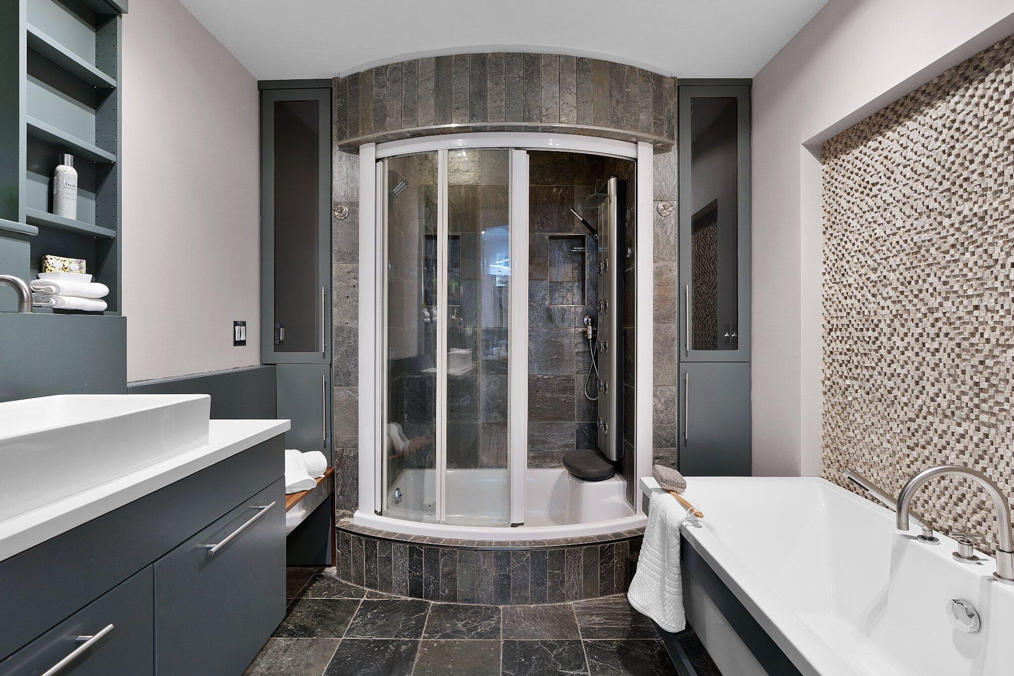 55 E Main Street, #208