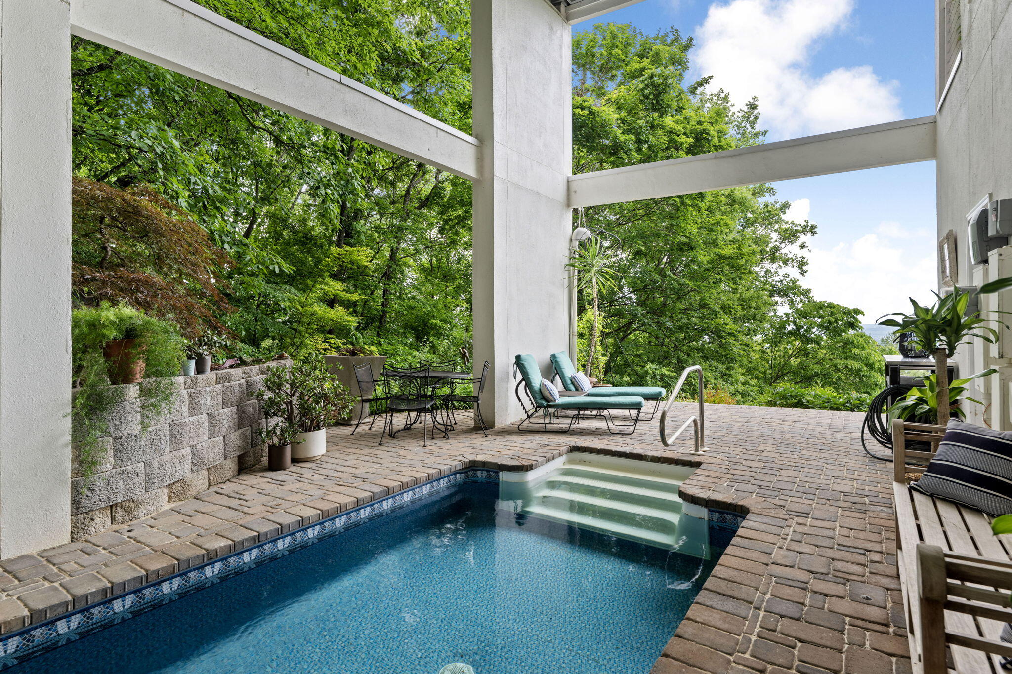 1185 Lower Brow Road