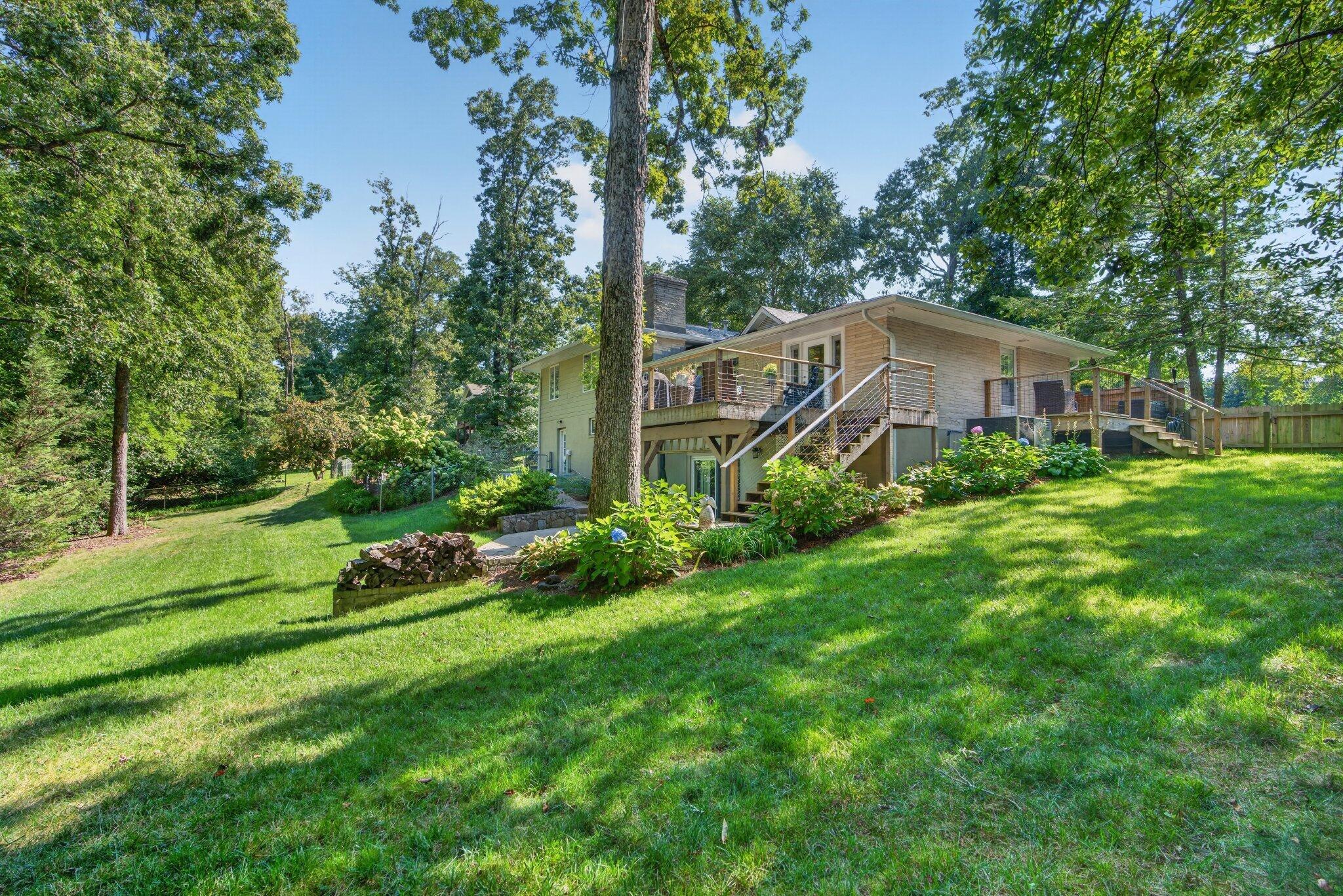 407 N Palisades Drive