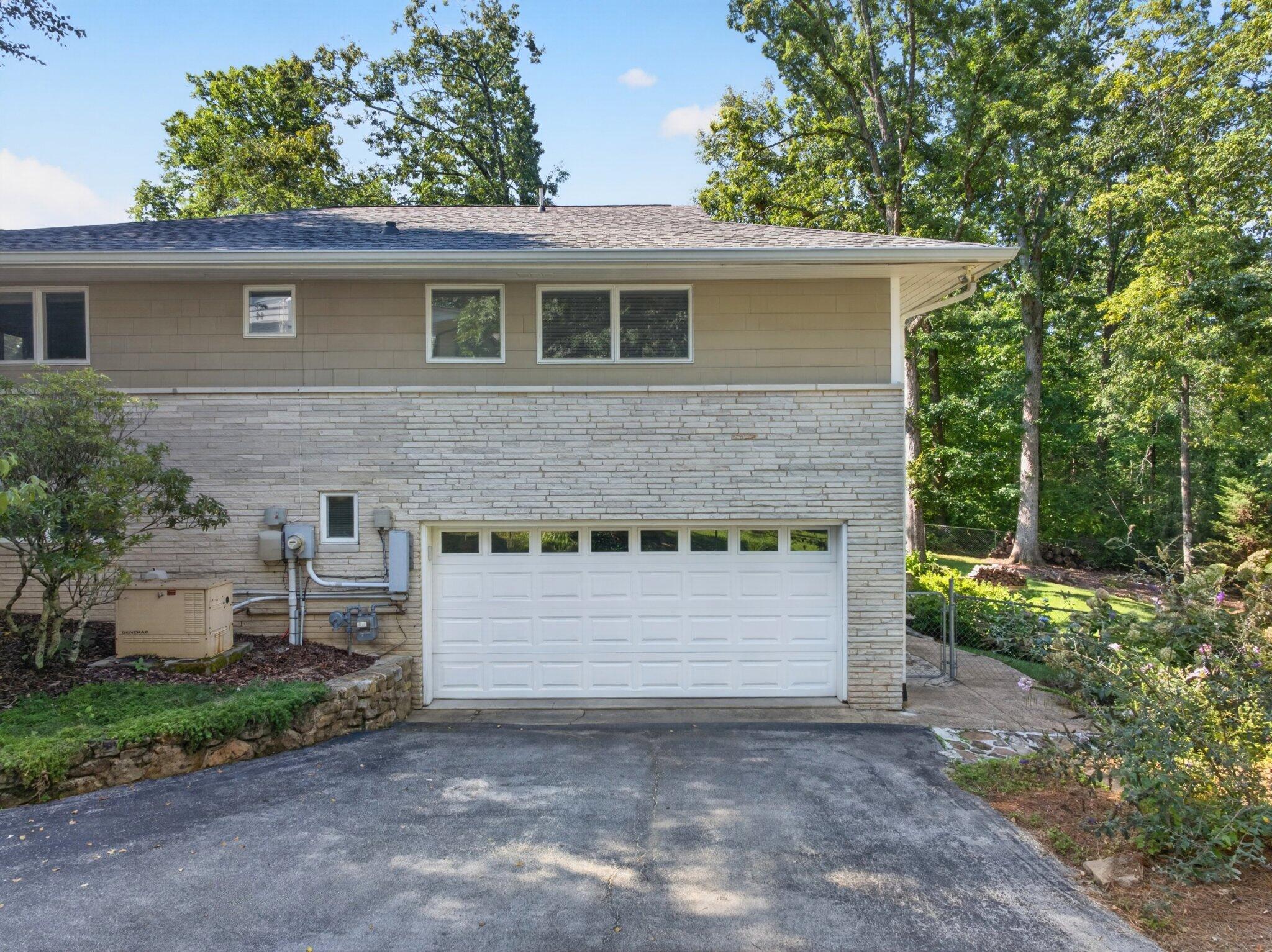 407 N Palisades Drive