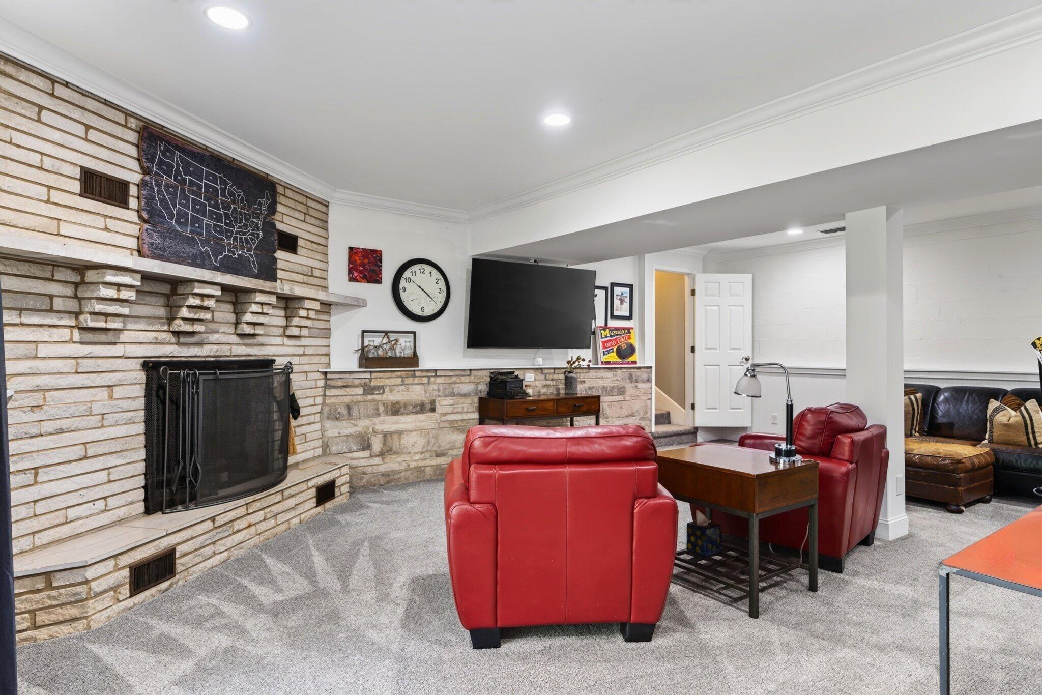 407 N Palisades Drive