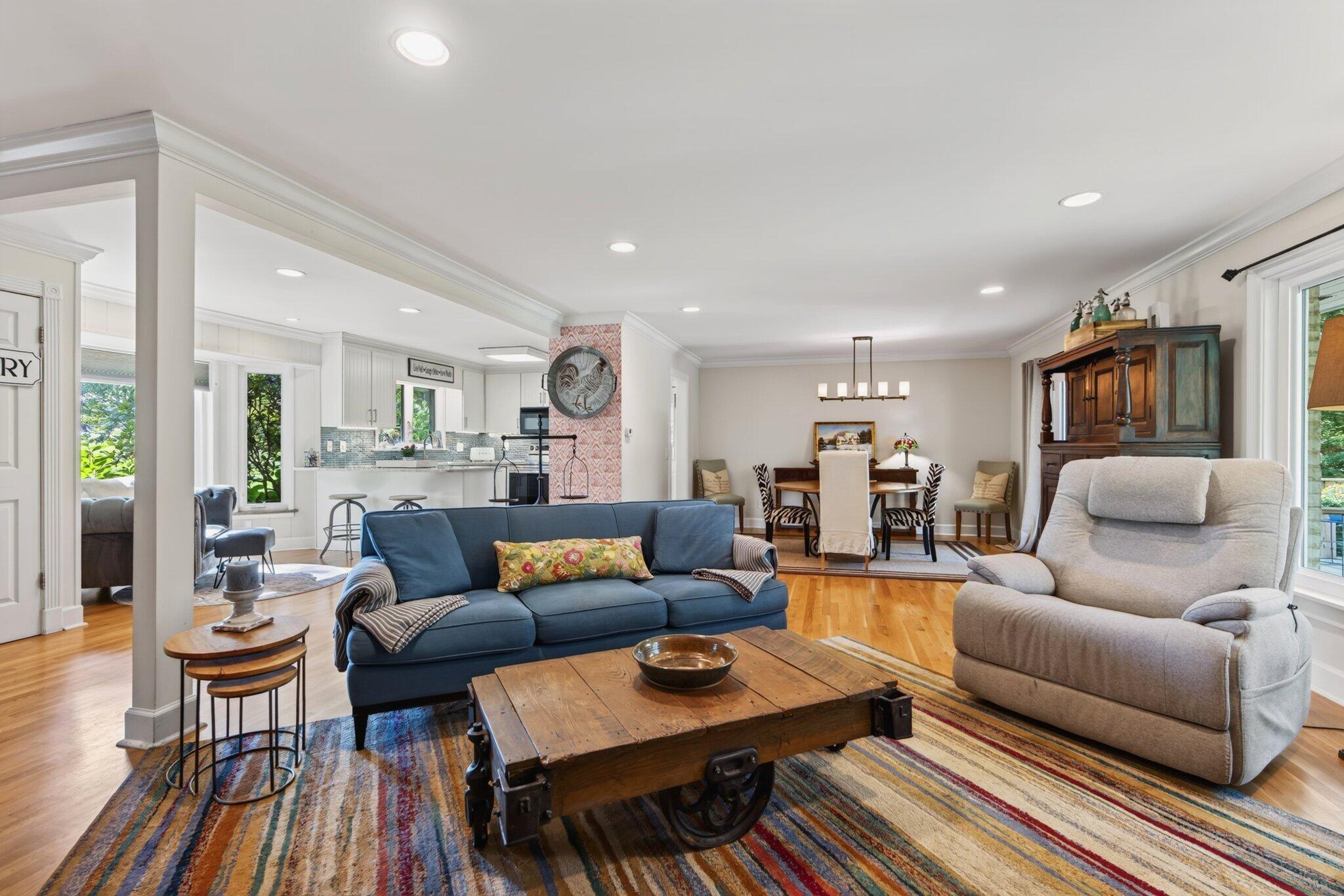 407 N Palisades Drive