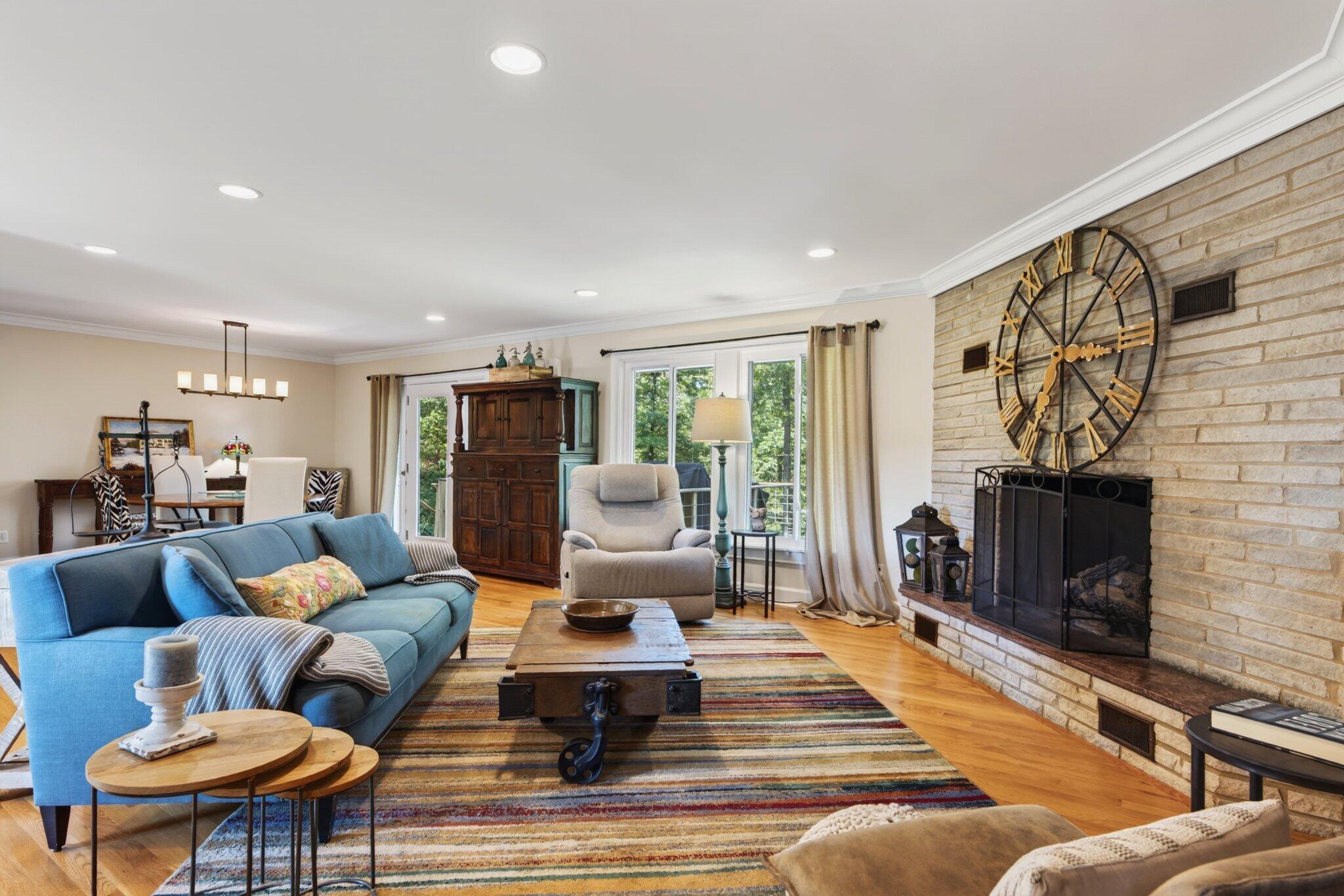407 N Palisades Drive