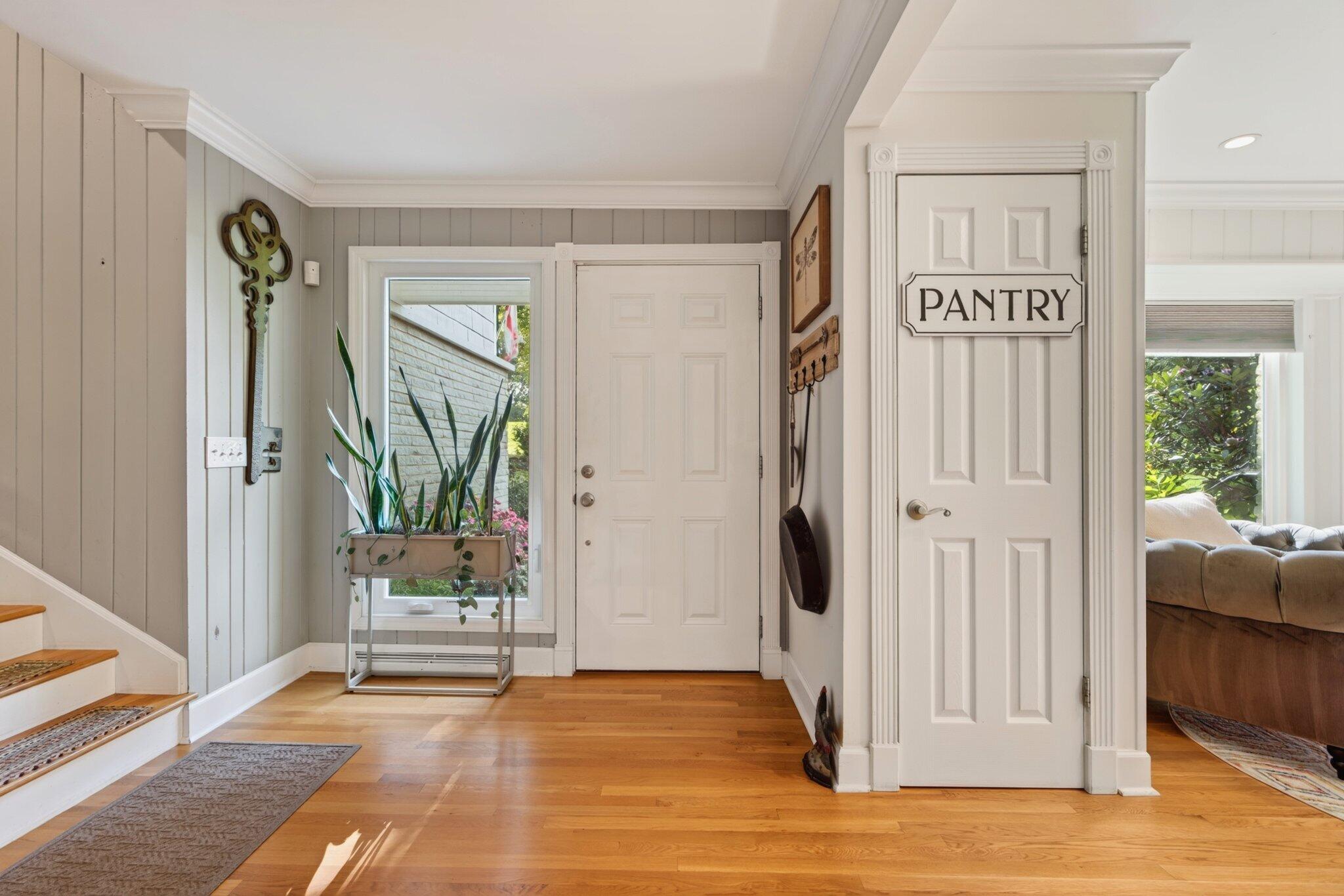 407 N Palisades Drive