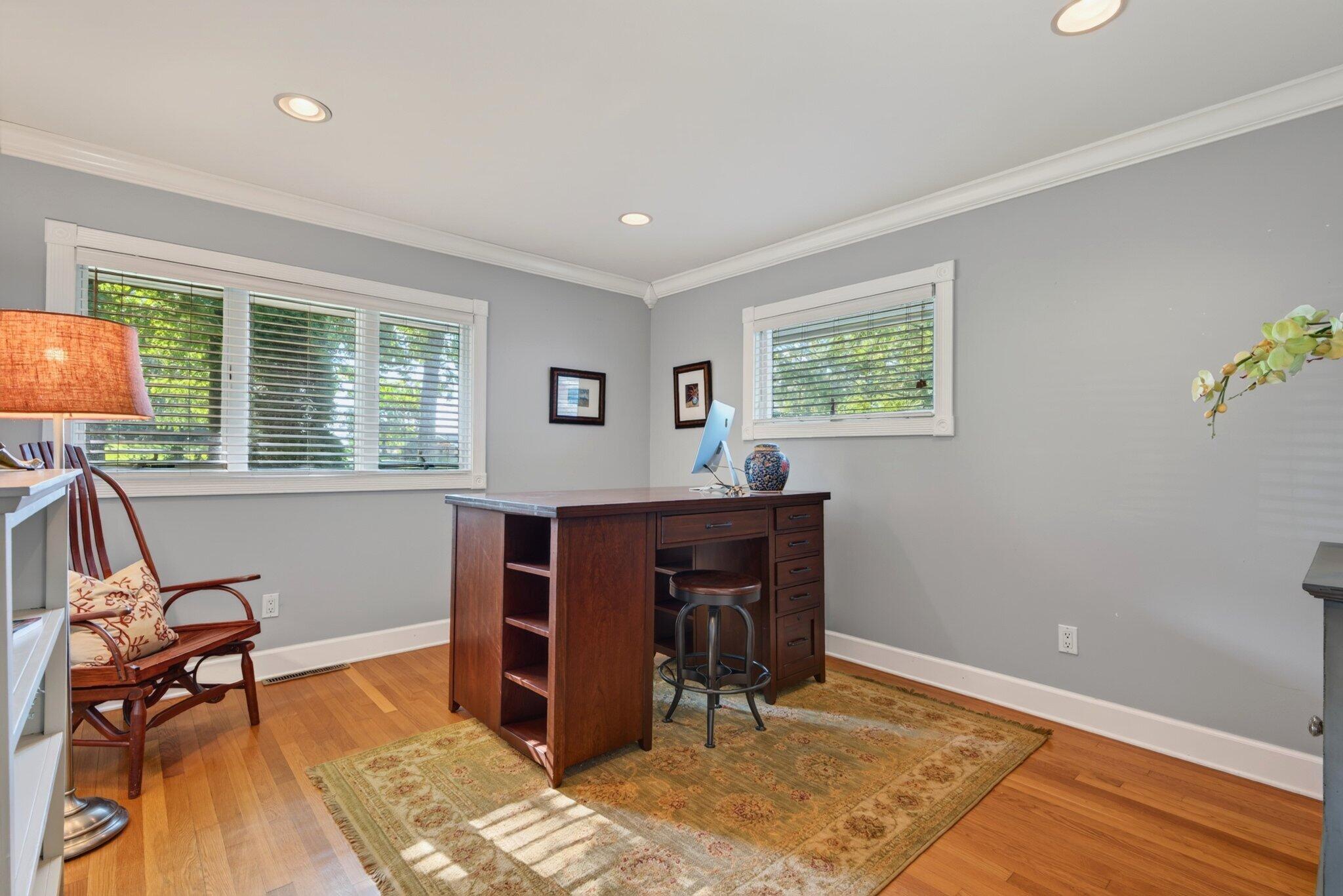 407 N Palisades Drive