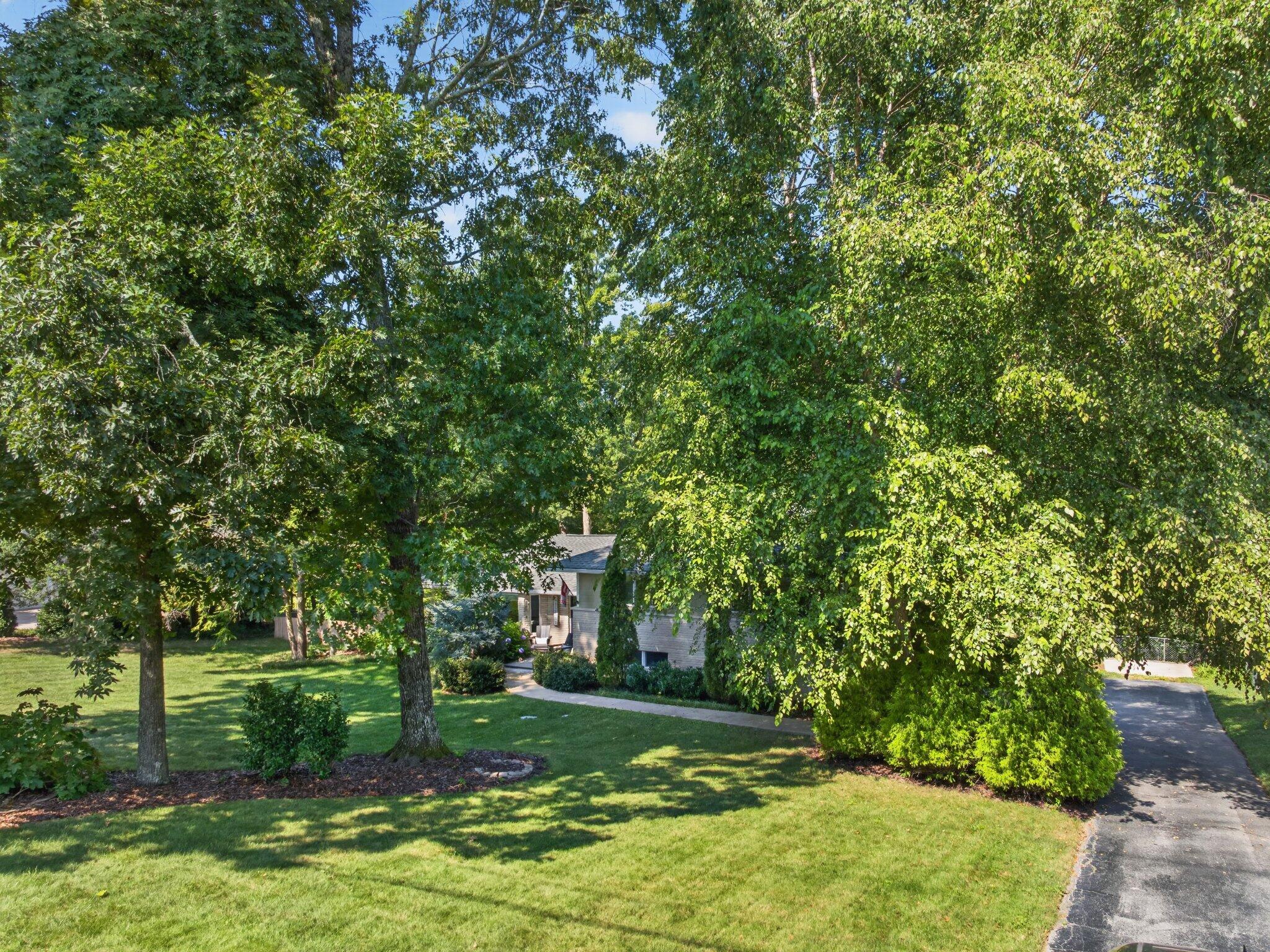 407 N Palisades Drive