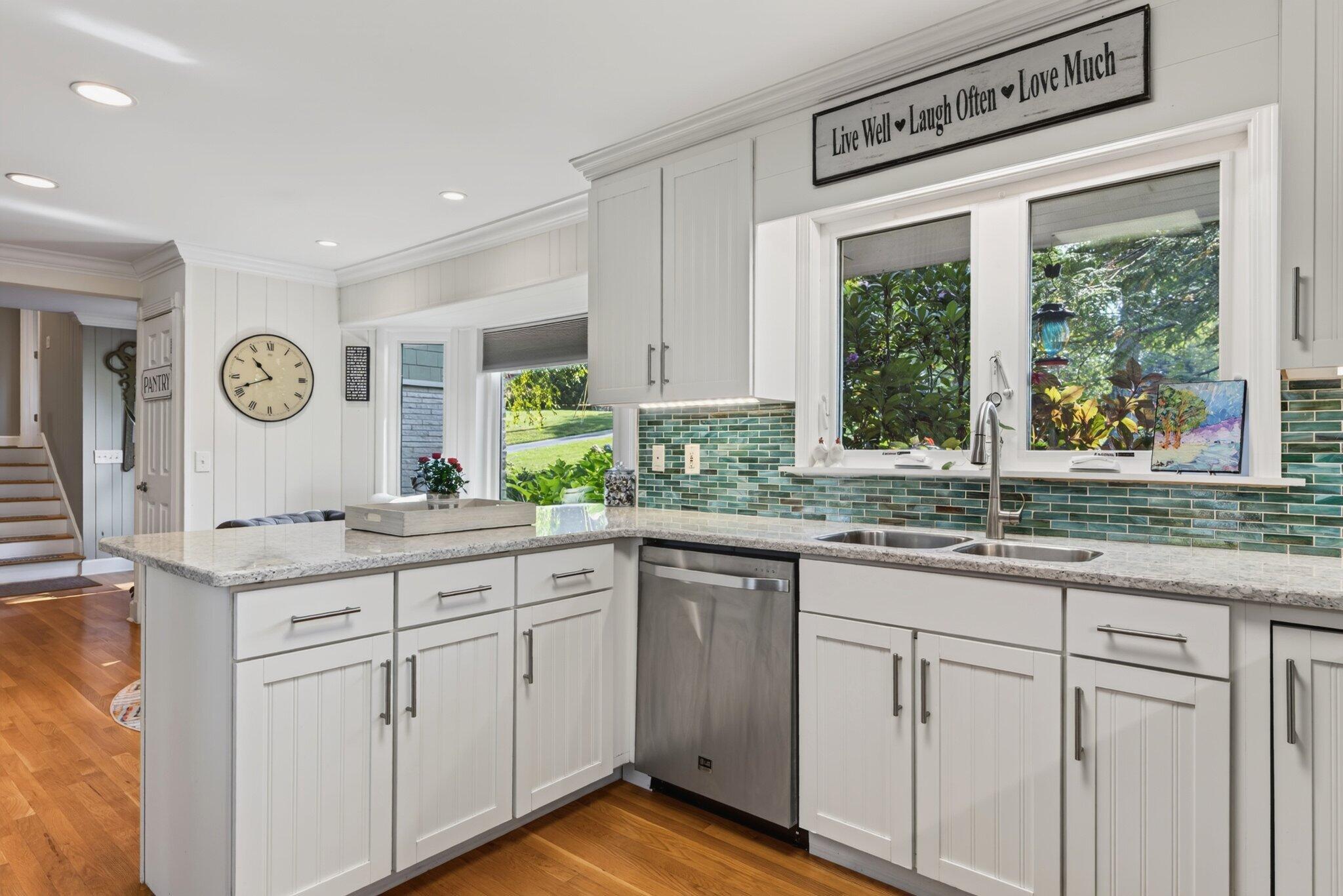 407 N Palisades Drive