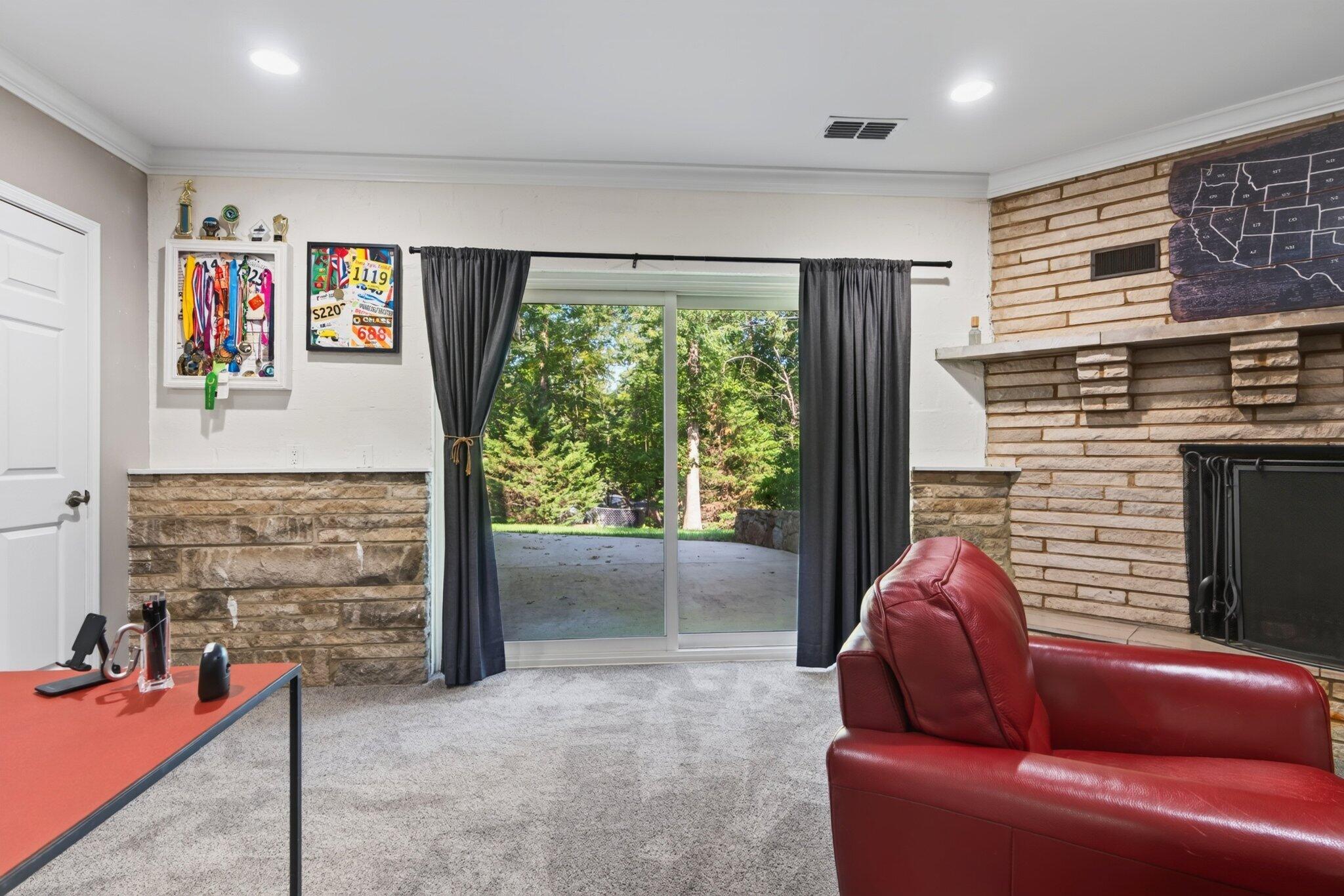 407 N Palisades Drive