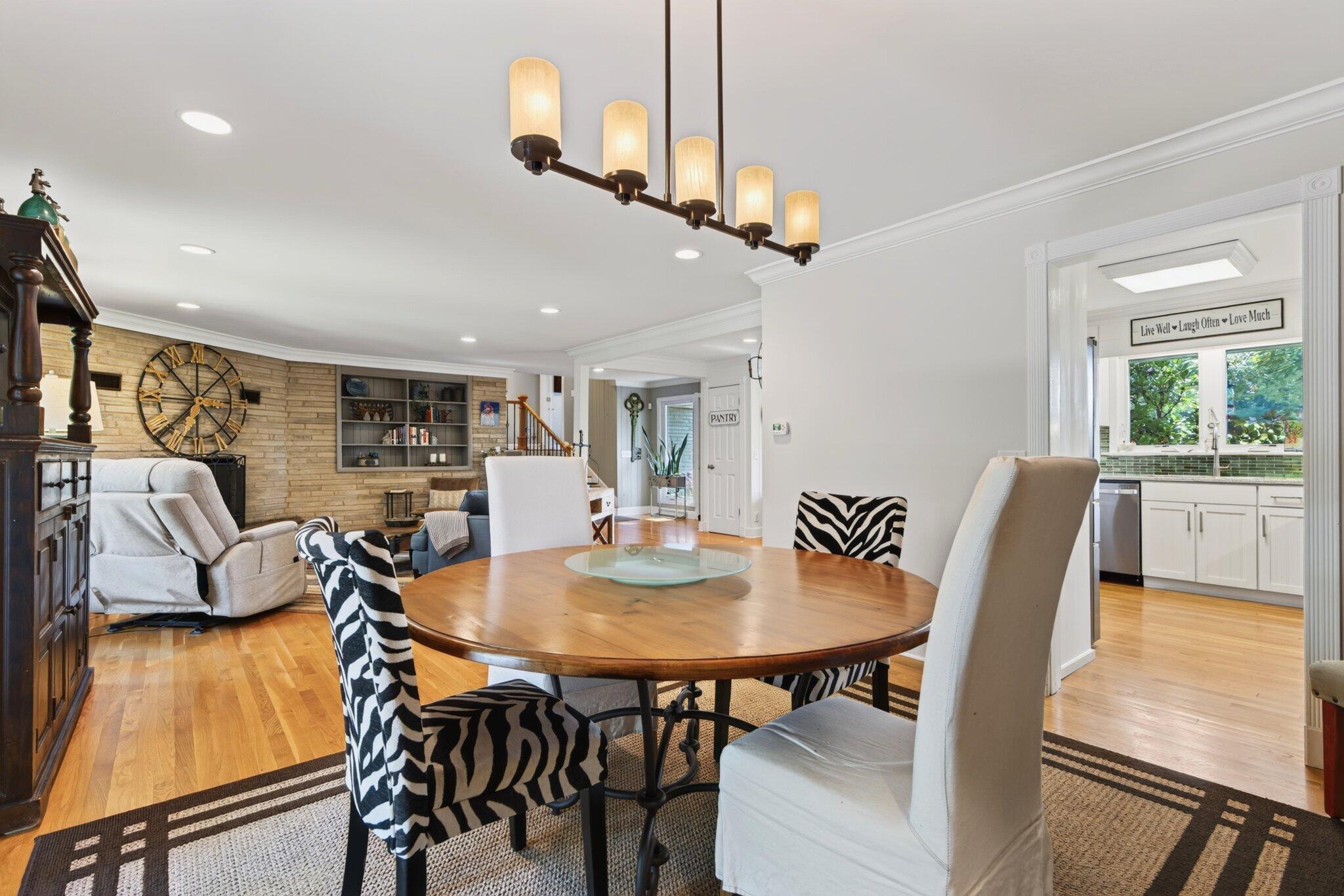 407 N Palisades Drive