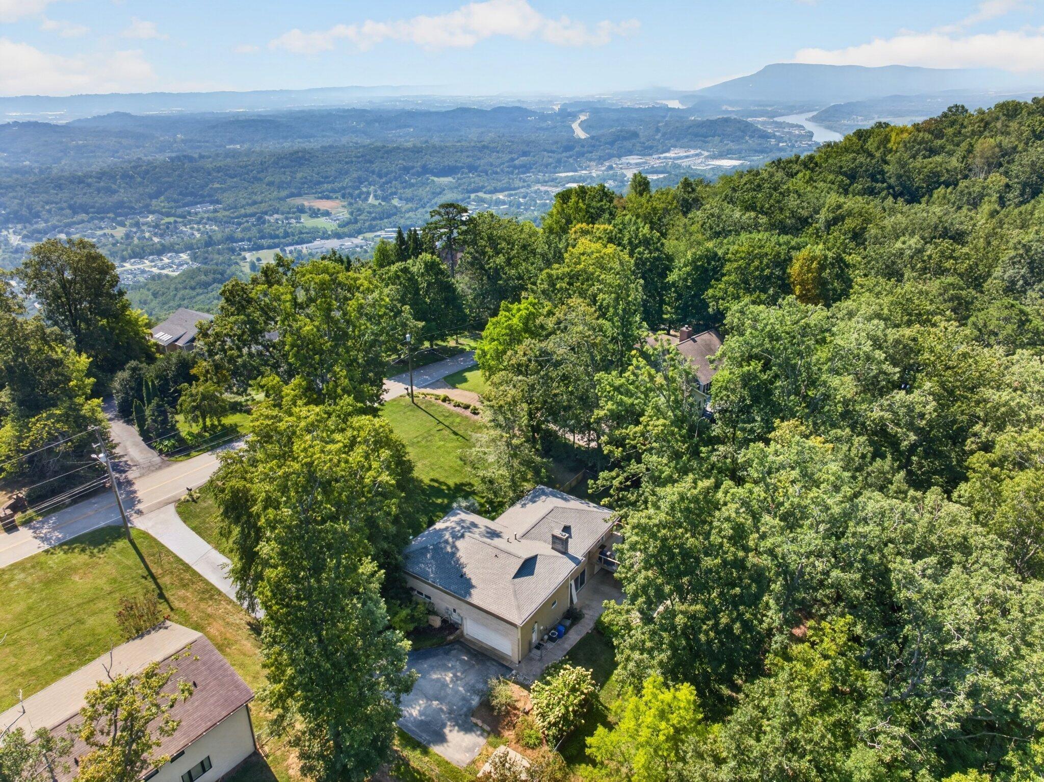 407 N Palisades Drive