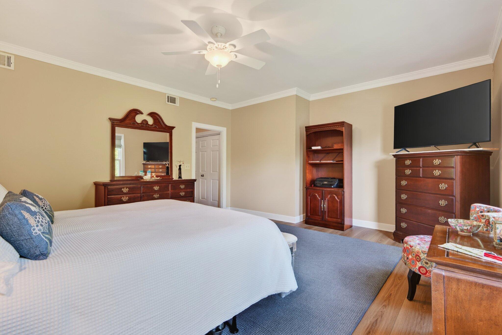100 Scenic Highway, 49