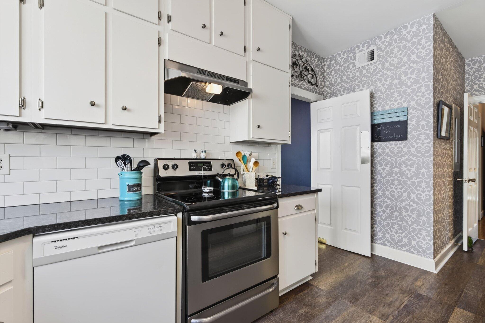 100 Scenic Highway, 49