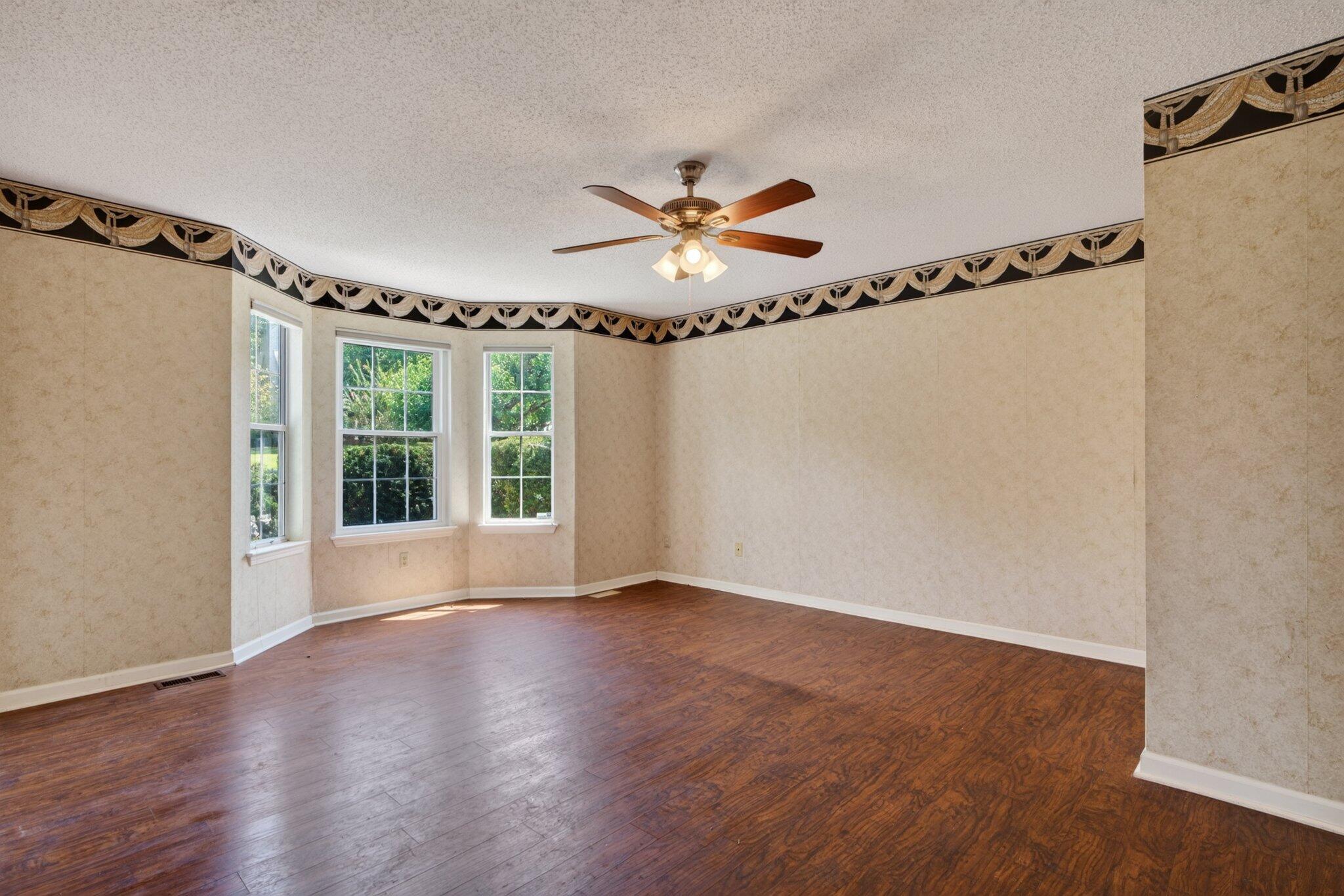 19 Edgewater Drive