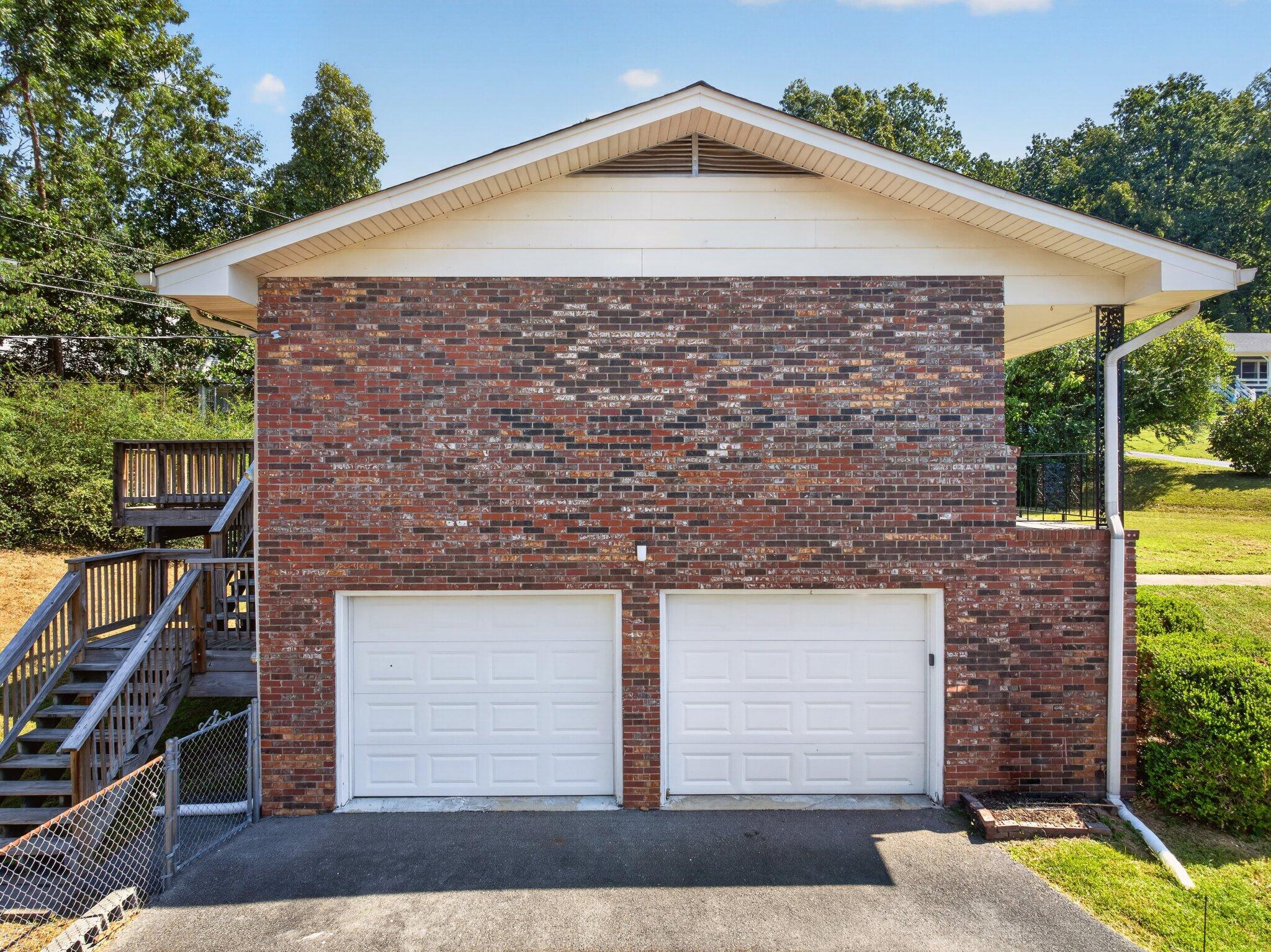 2103 King Court Lane