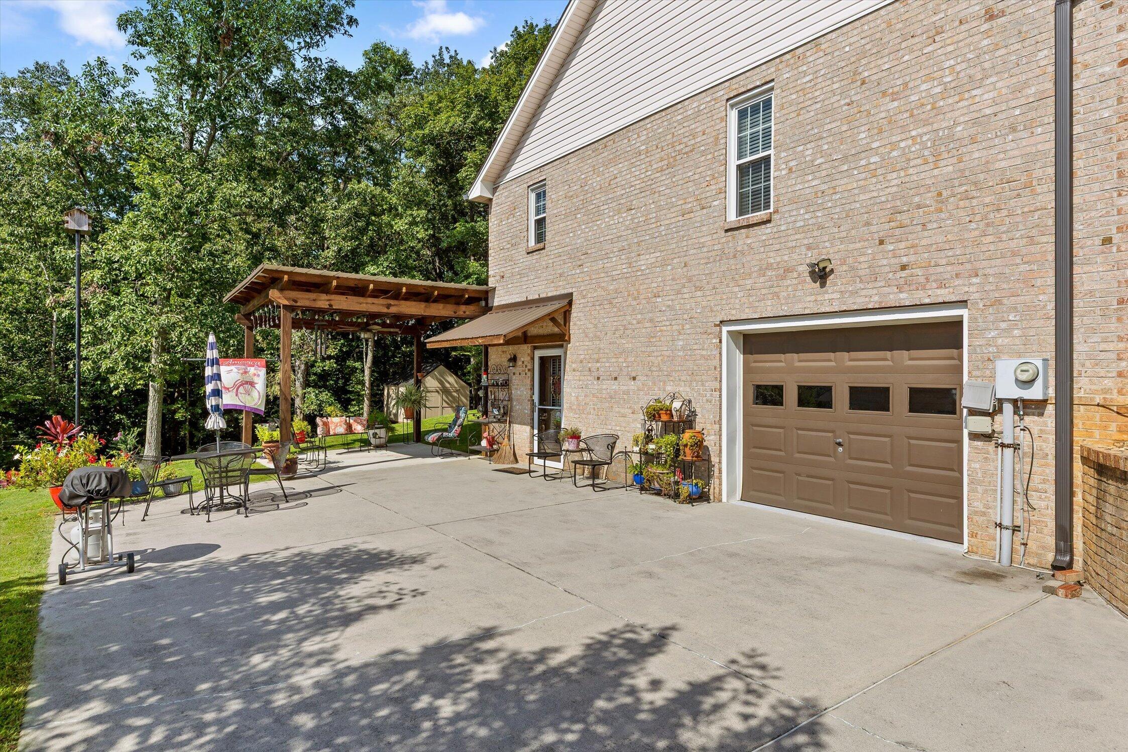 161 Ivy Way NW