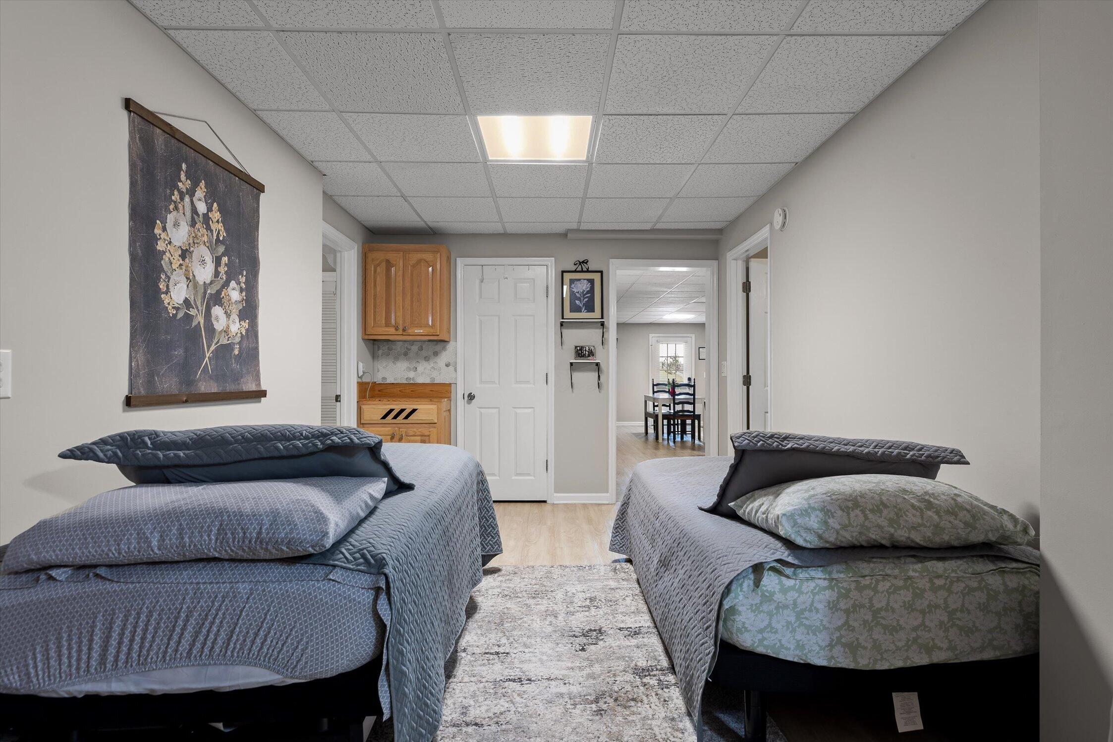 161 Ivy Way NW