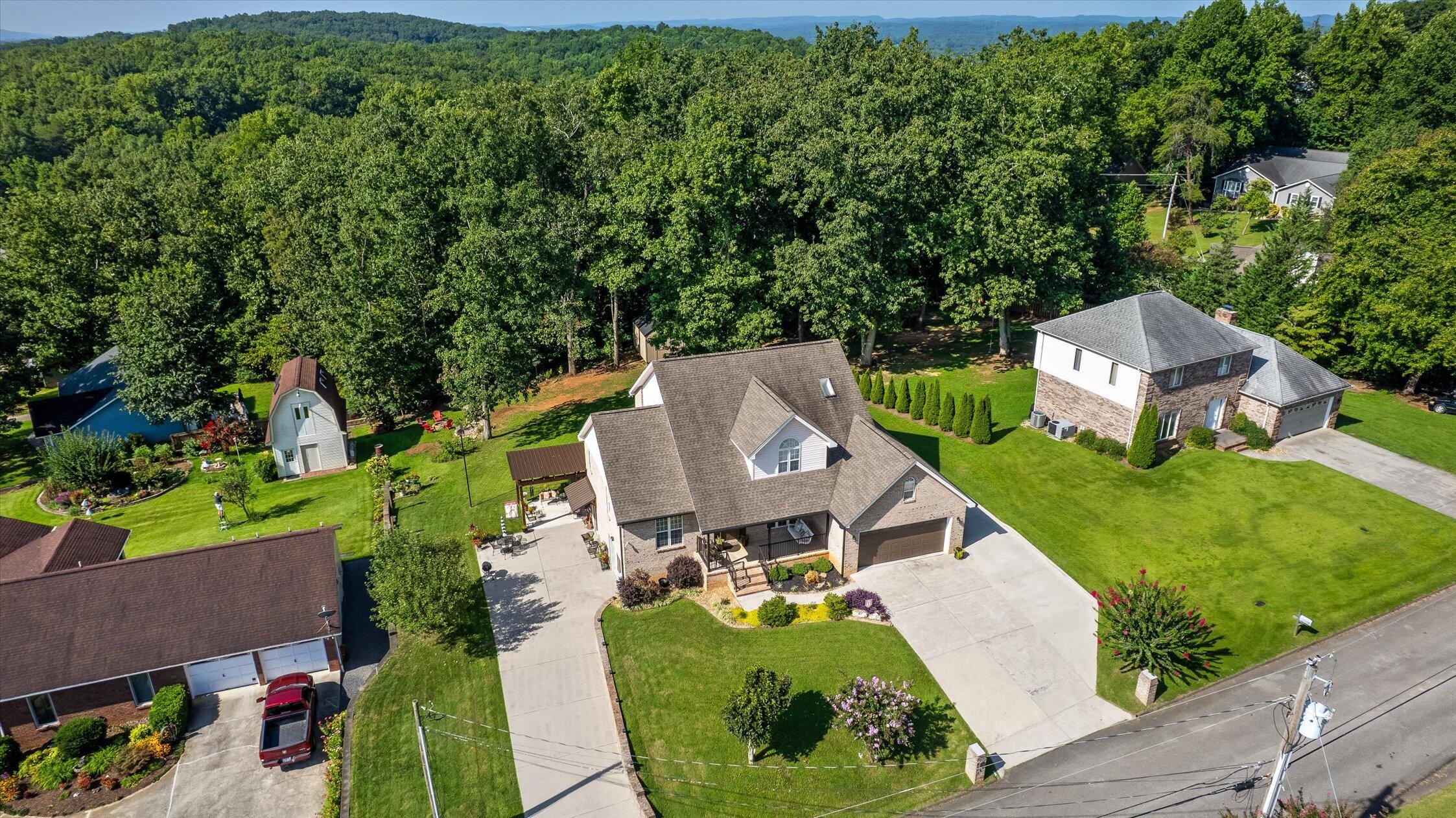 161 Ivy Way NW