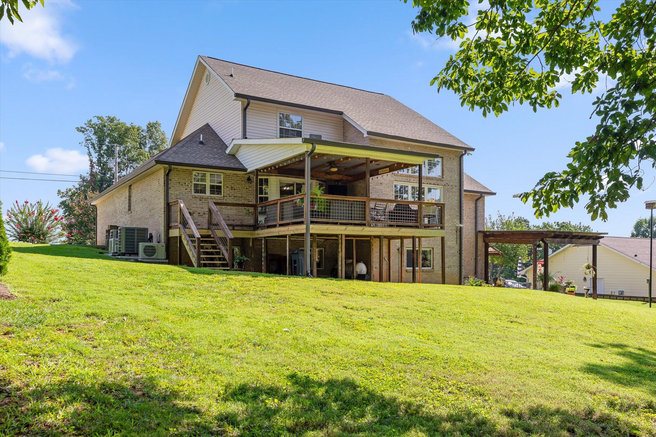 161 Ivy Way NW