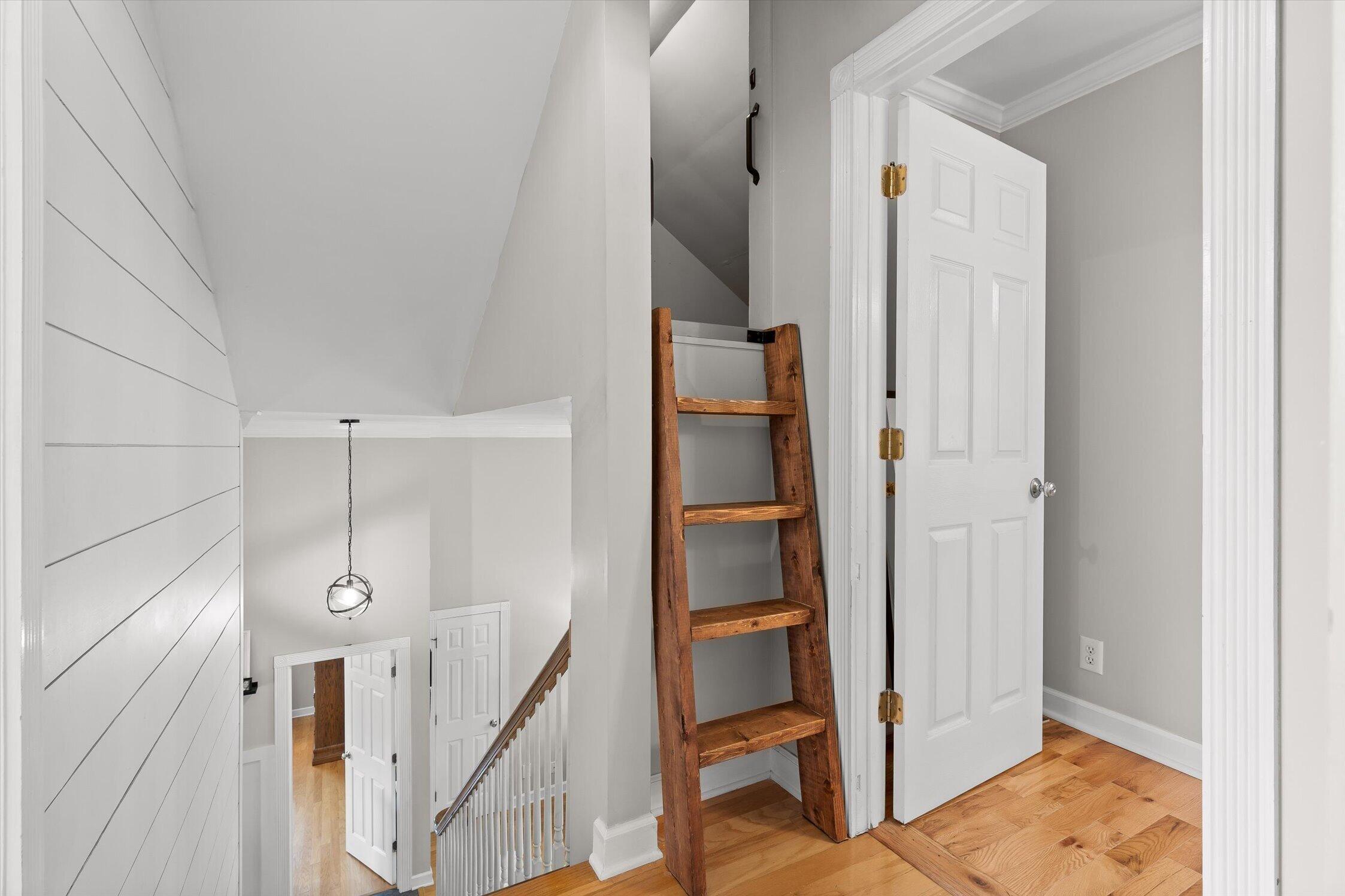161 Ivy Way NW
