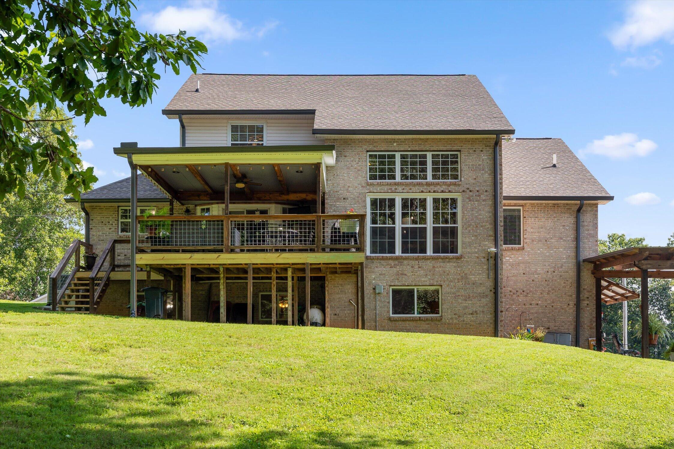 161 Ivy Way NW