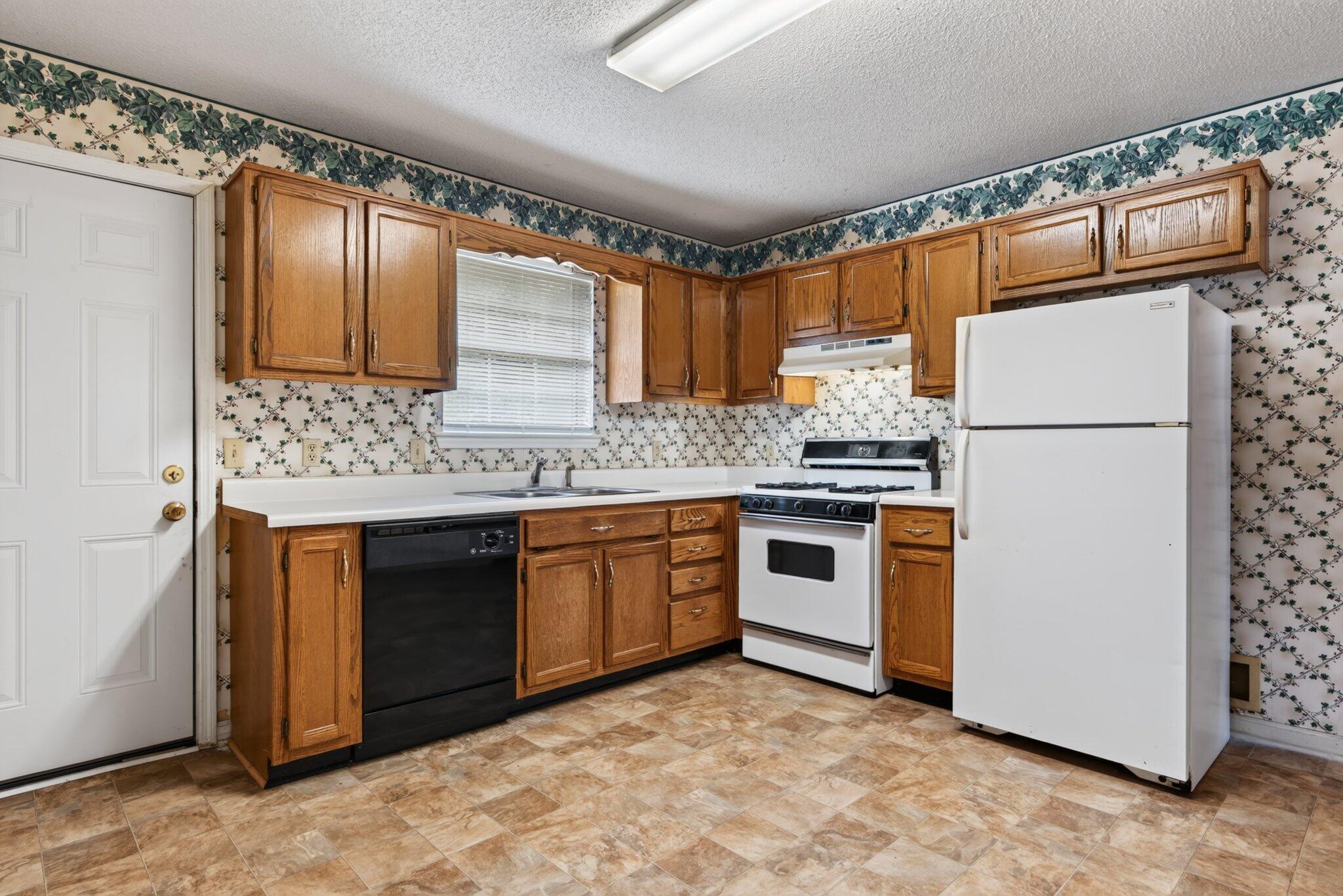8683 Daisy Dallas Road