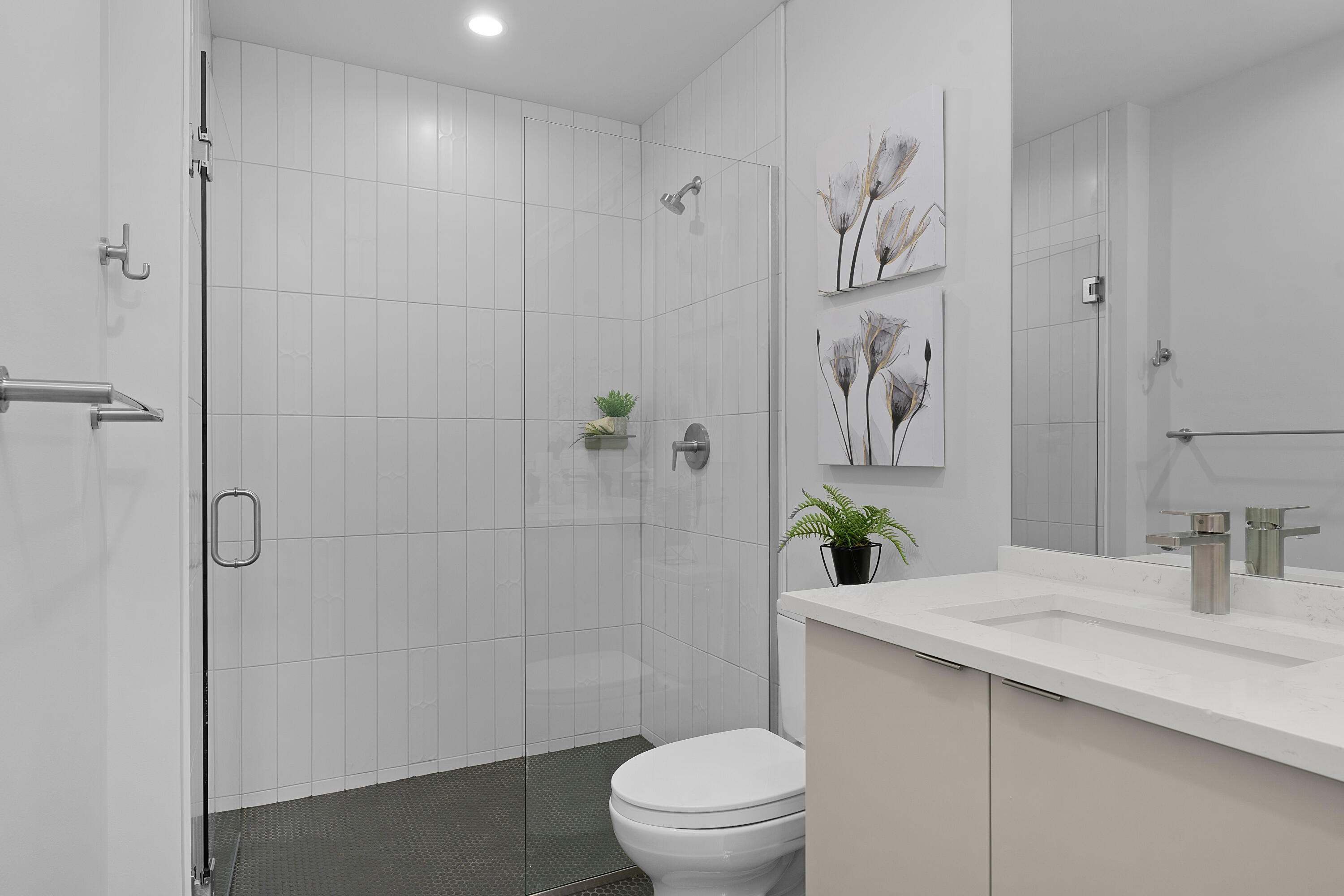 1939 Central Avenue, 401