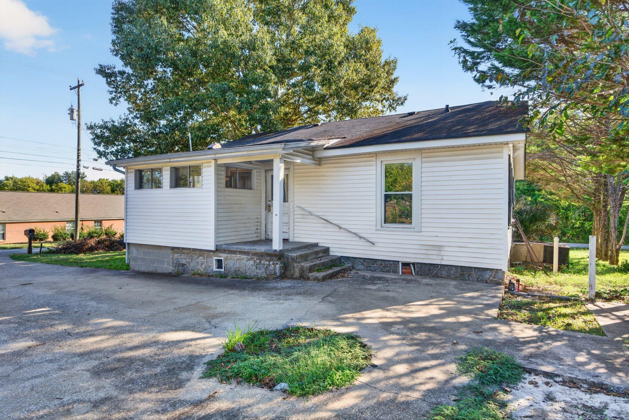 448 W State Line Road