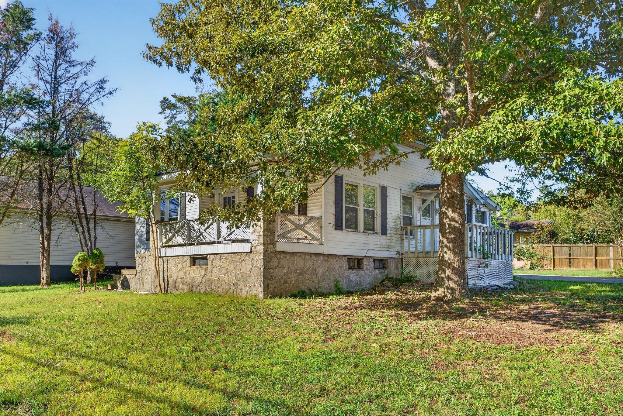 448 W State Line Road