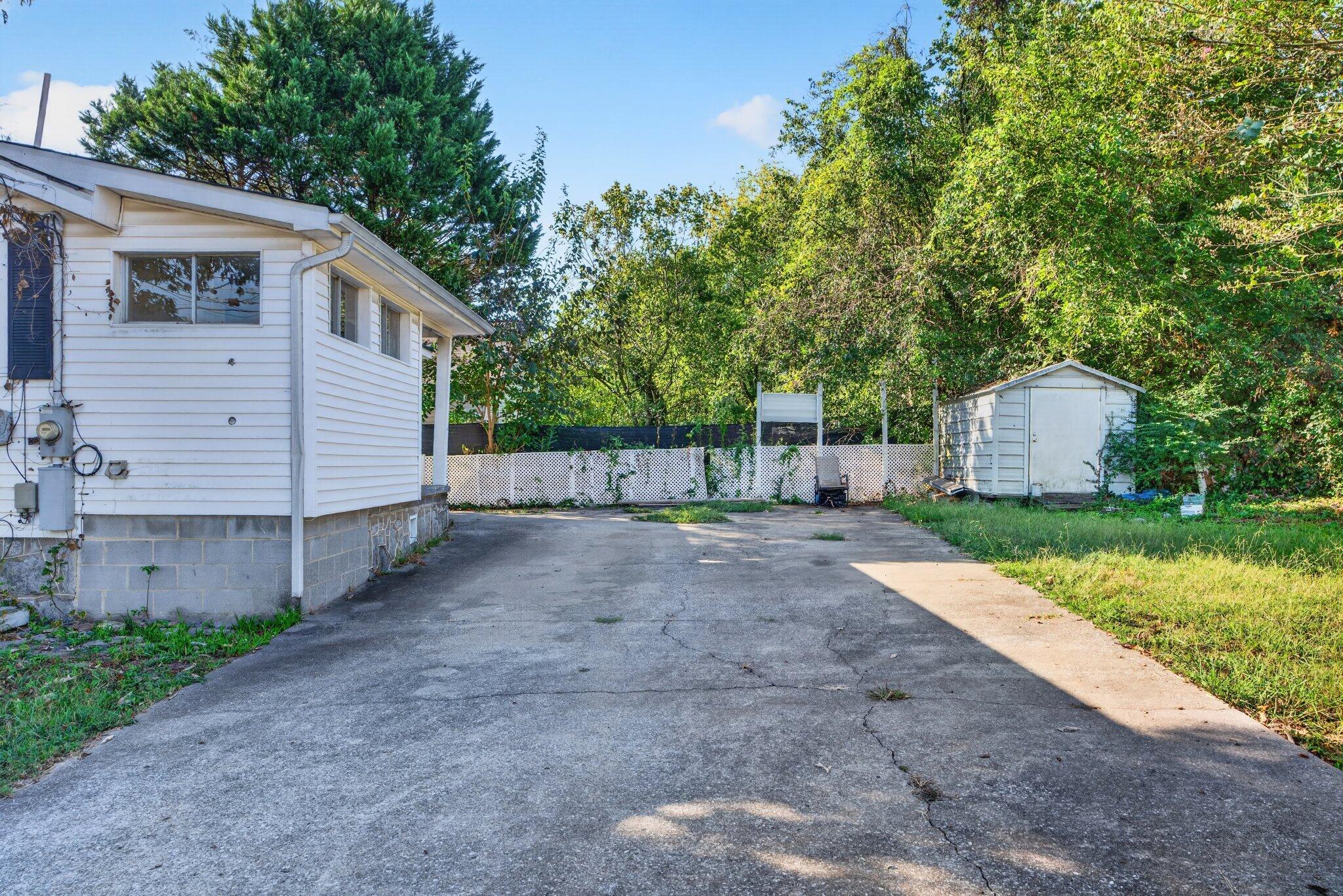 448 W State Line Road