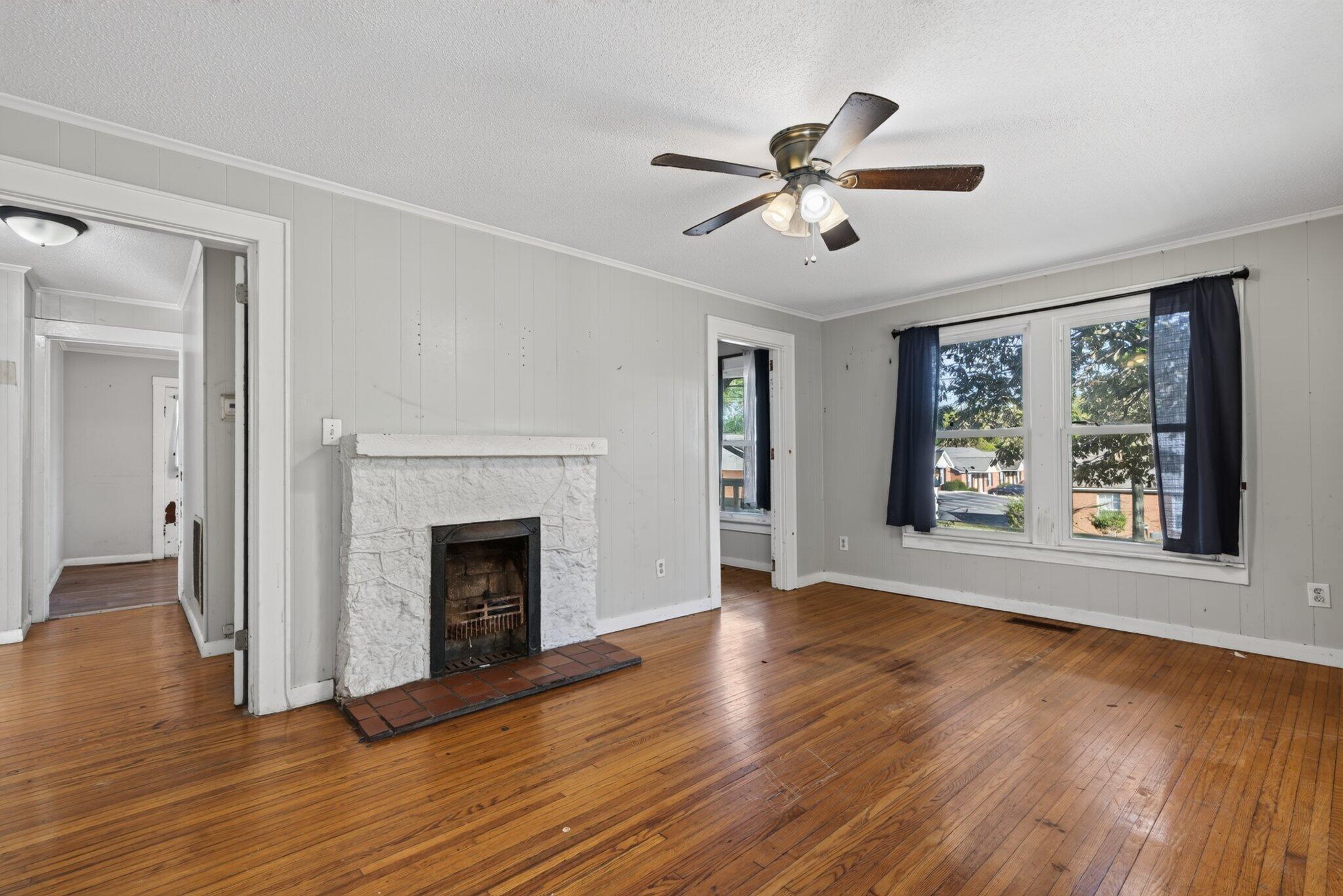 448 W State Line Road