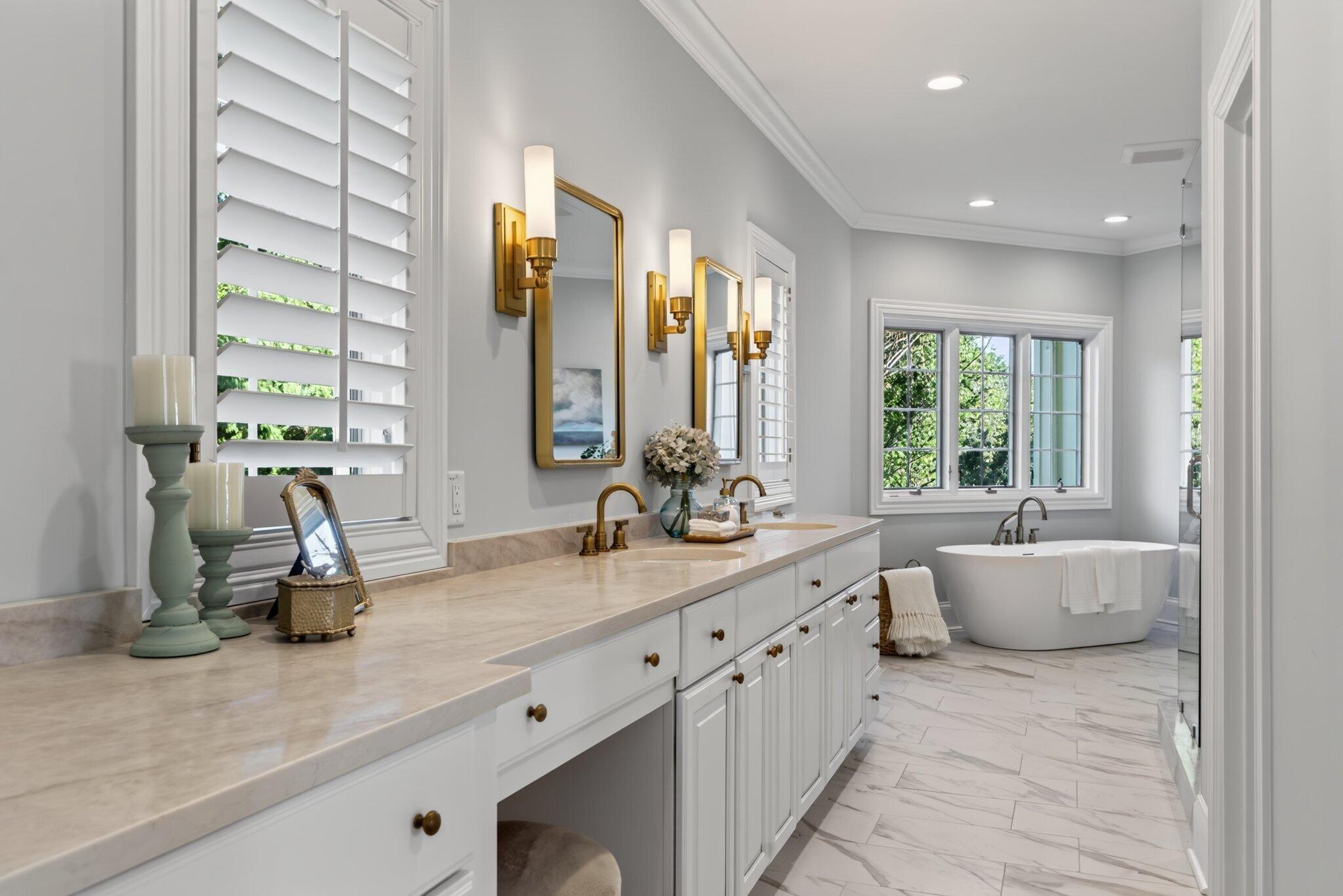 1117 Winding Oaks Way
