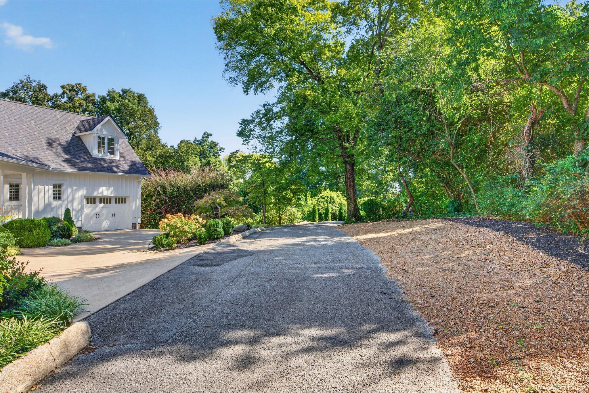 1117 Winding Oaks Way