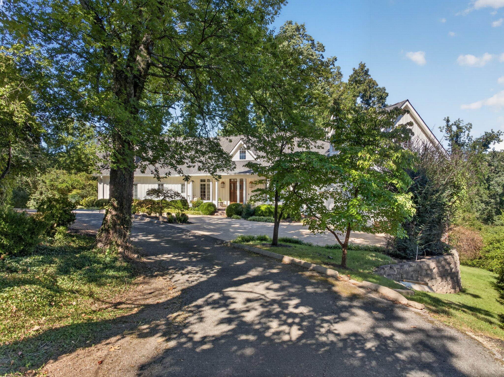 1117 Winding Oaks Way