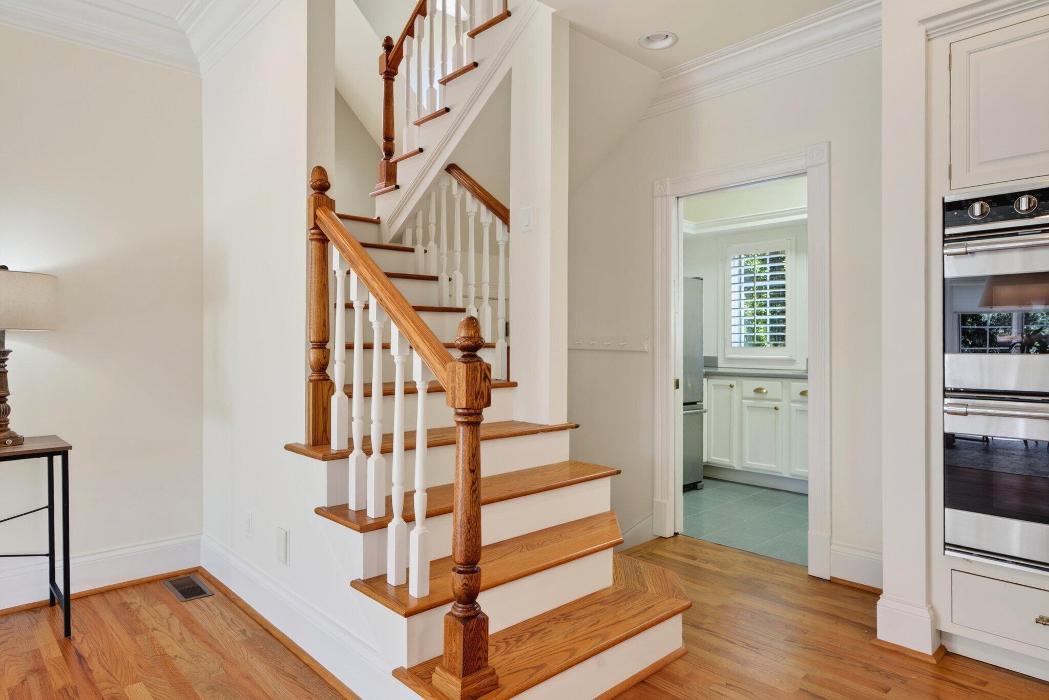 1117 Winding Oaks Way