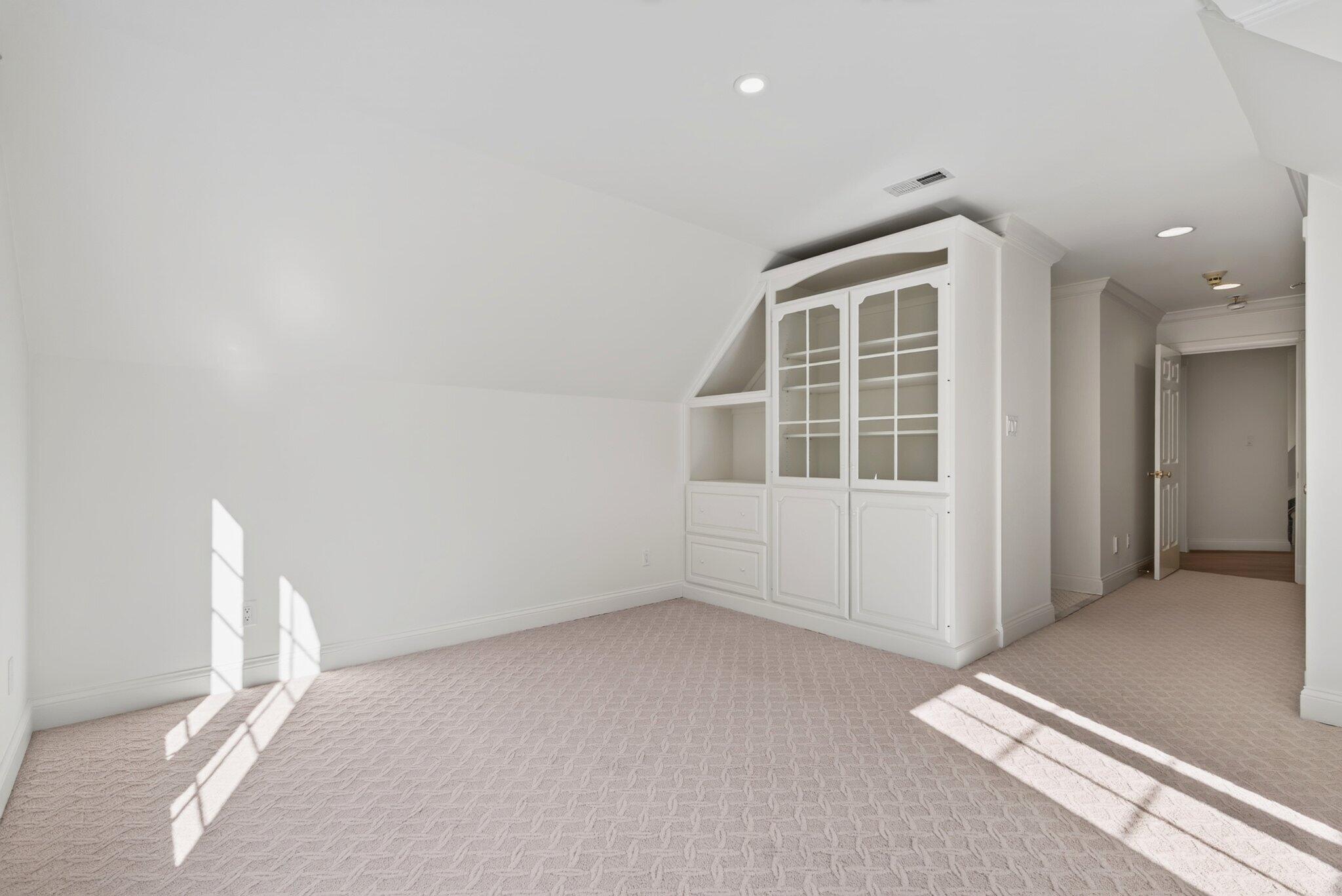 1117 Winding Oaks Way