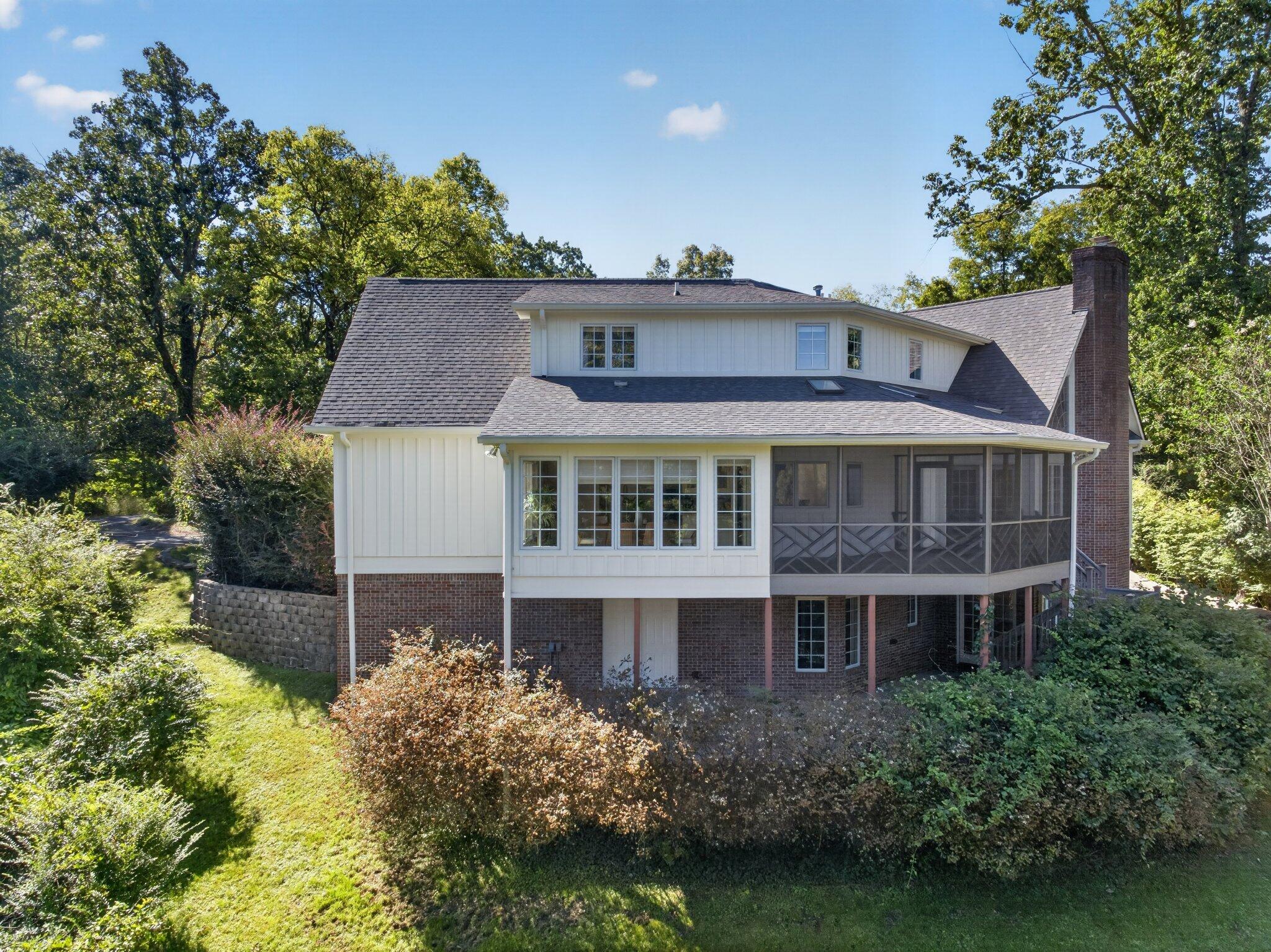 1117 Winding Oaks Way