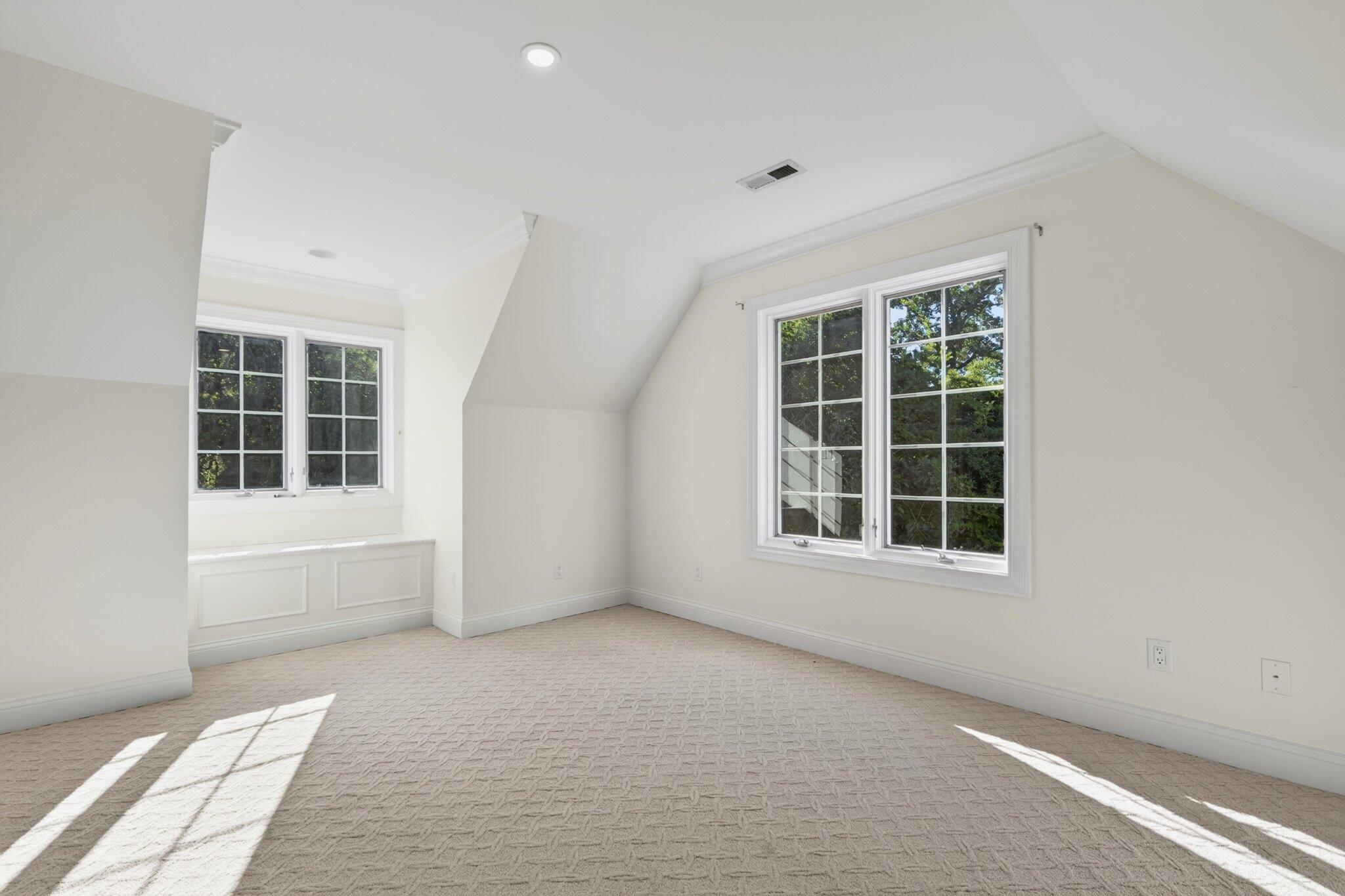 1117 Winding Oaks Way