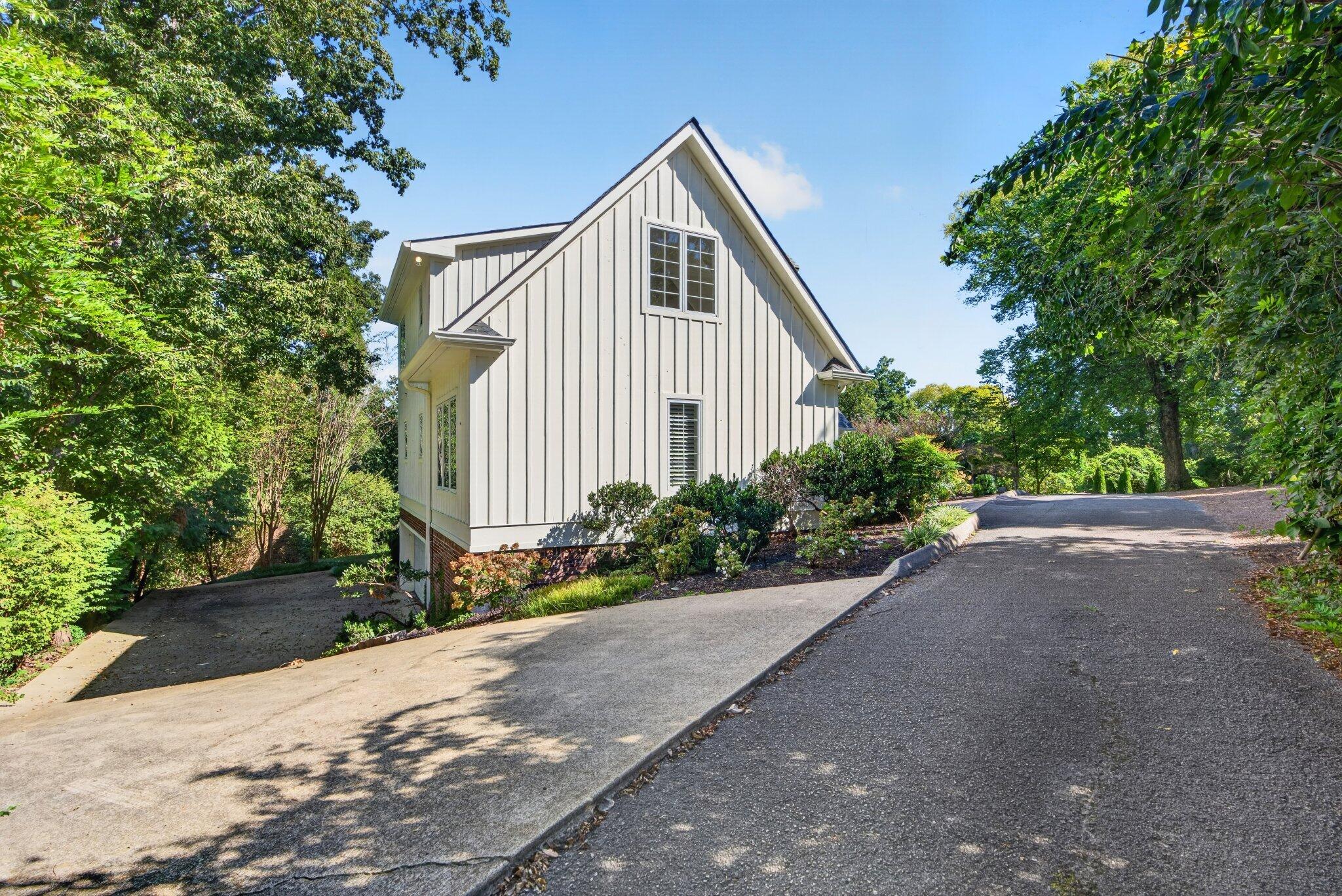 1117 Winding Oaks Way