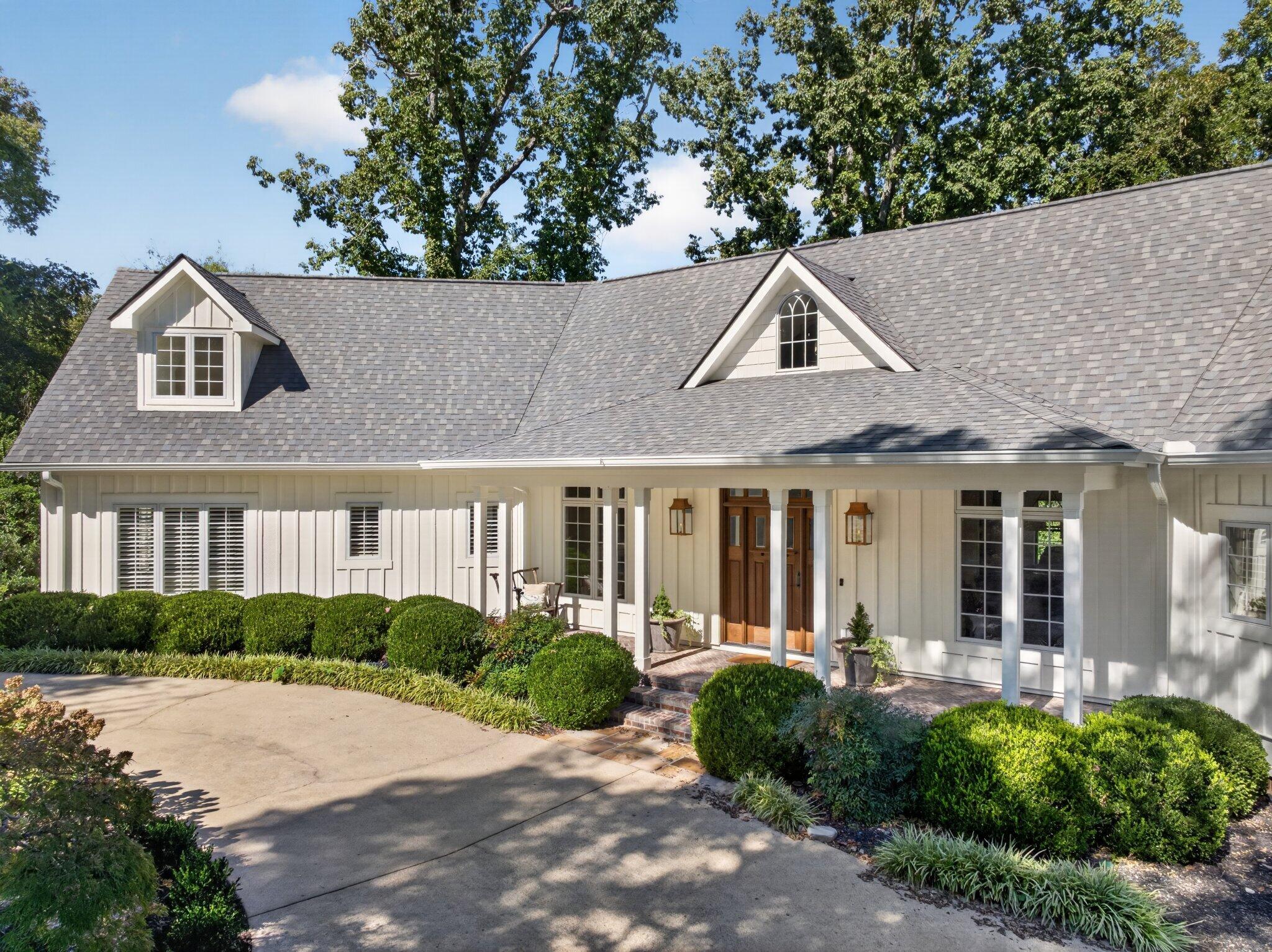 1117 Winding Oaks Way