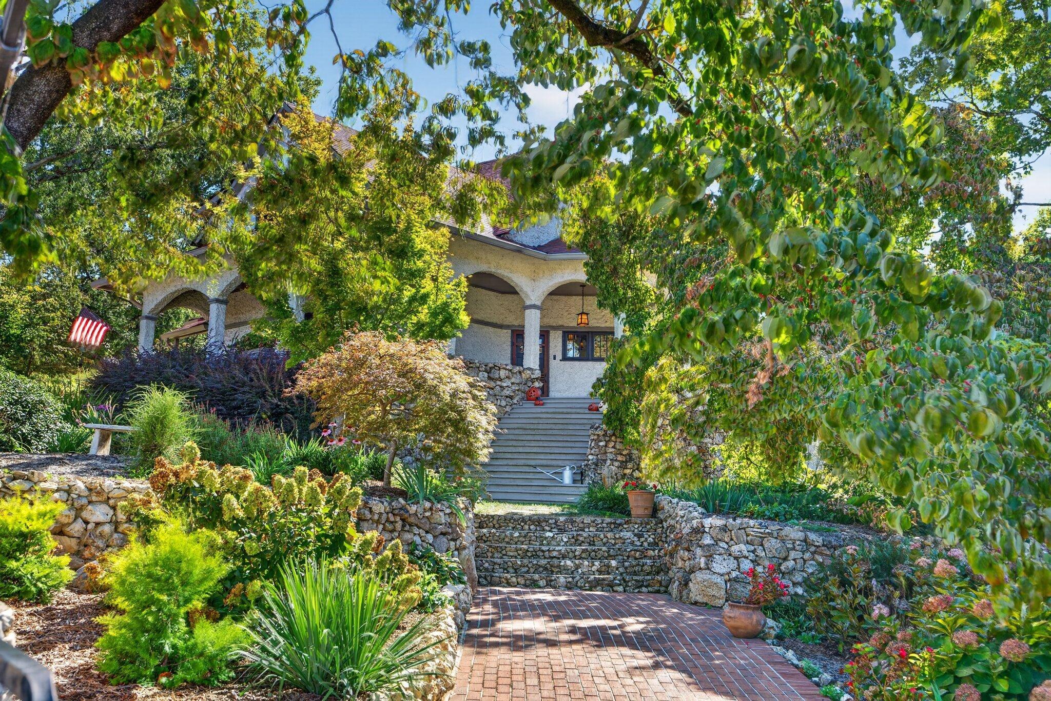 900 Mississippi Avenue